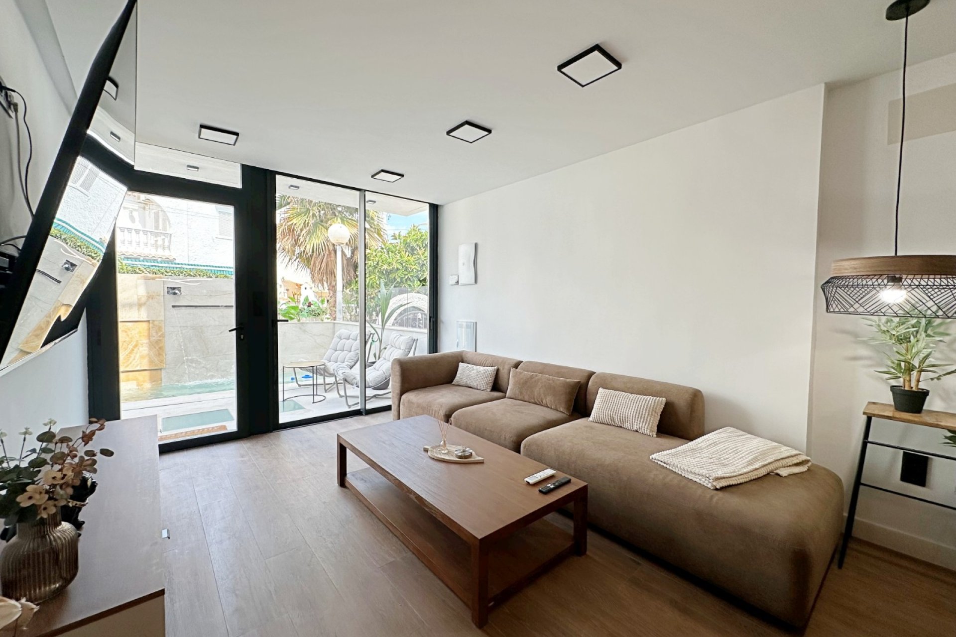 Resale - Townhouse / Terraced House -
Torrevieja