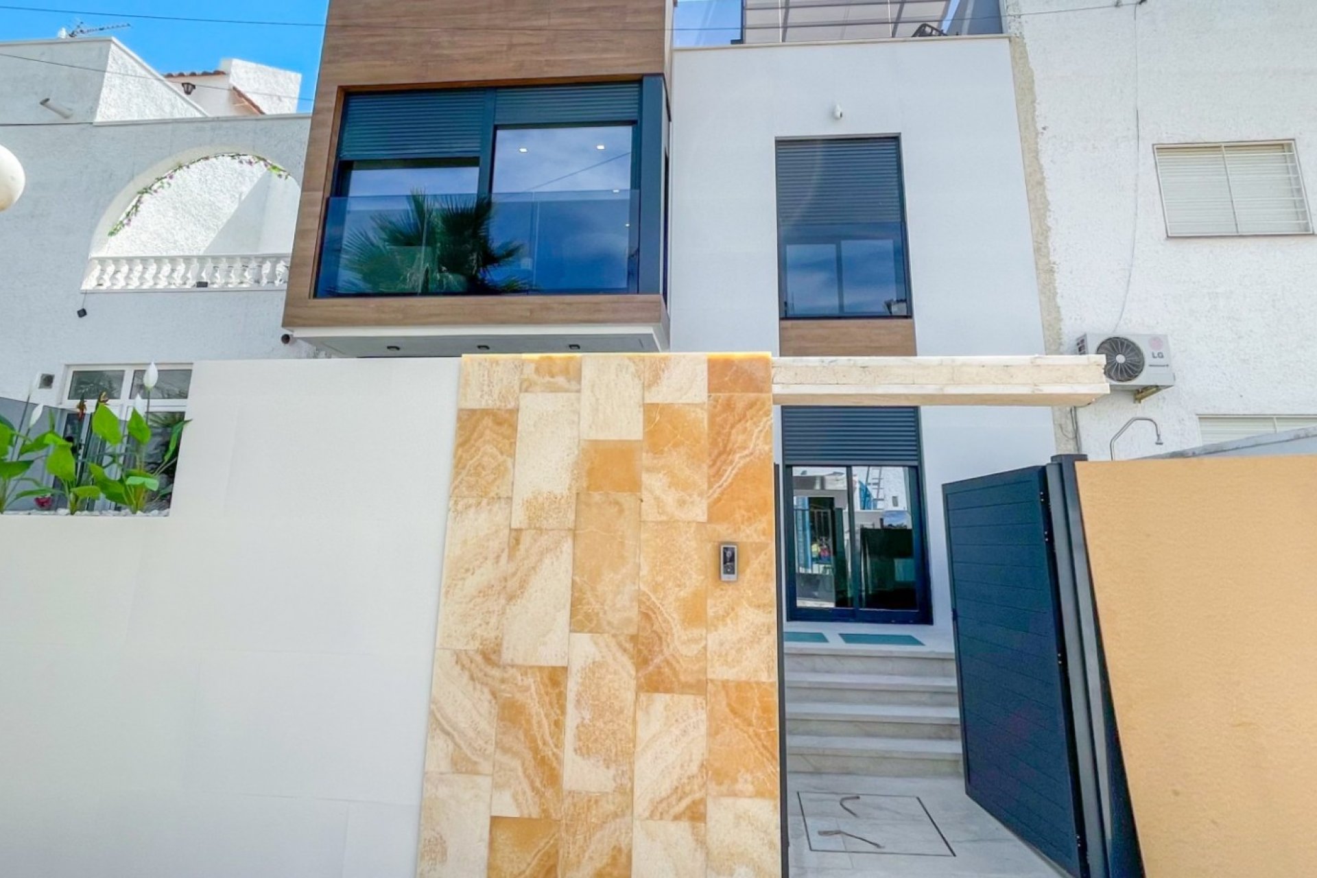 Resale - Townhouse -
Torrevieja - Aguas Nuevas