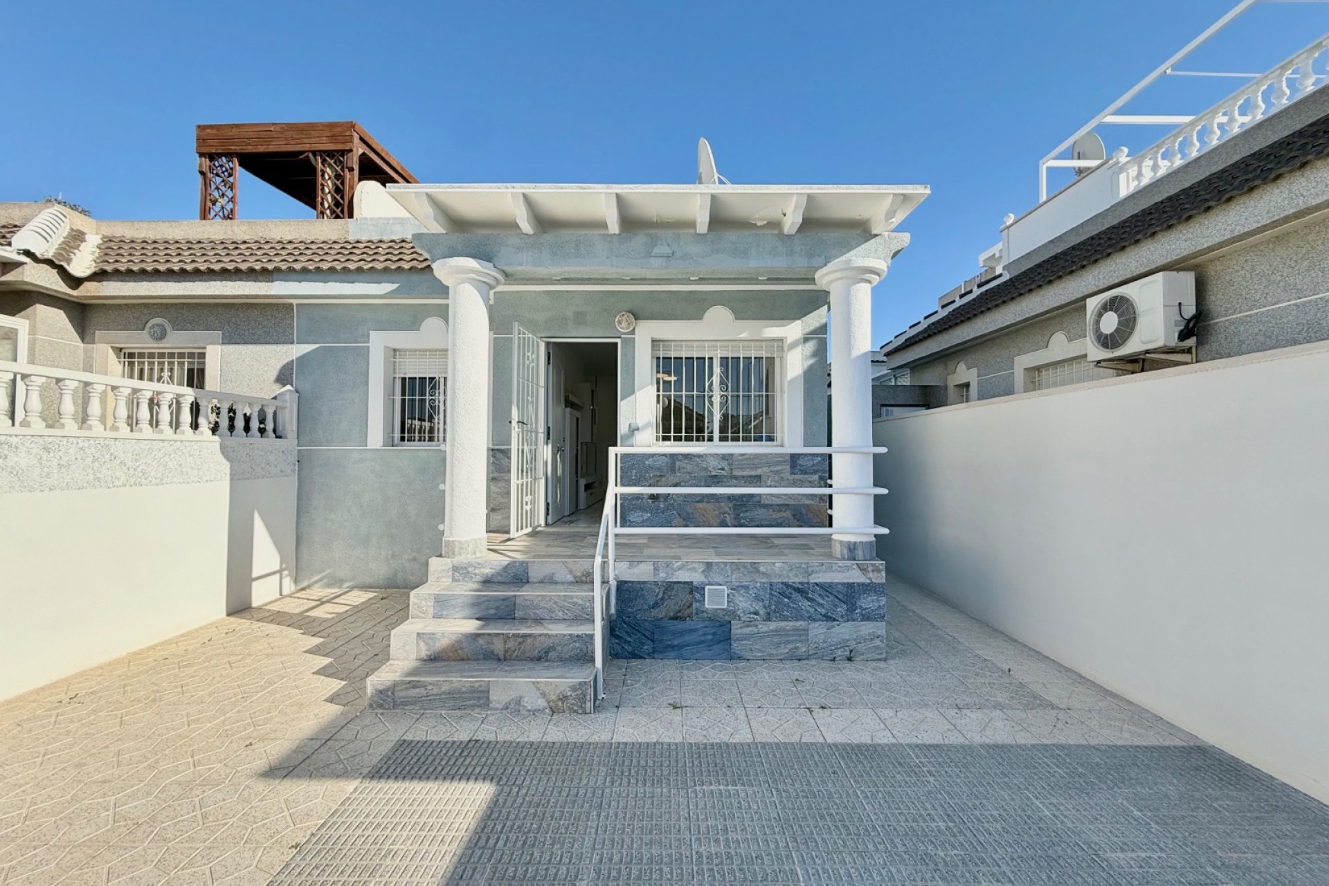 Resale - Townhouse -
Torrevieja - El Chaparral