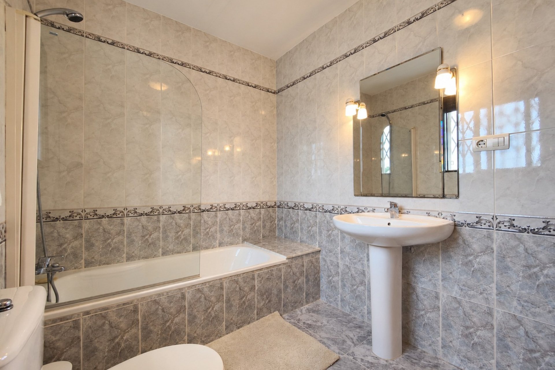 Resale - Townhouse -
Torrevieja - Torrevieja - Centre