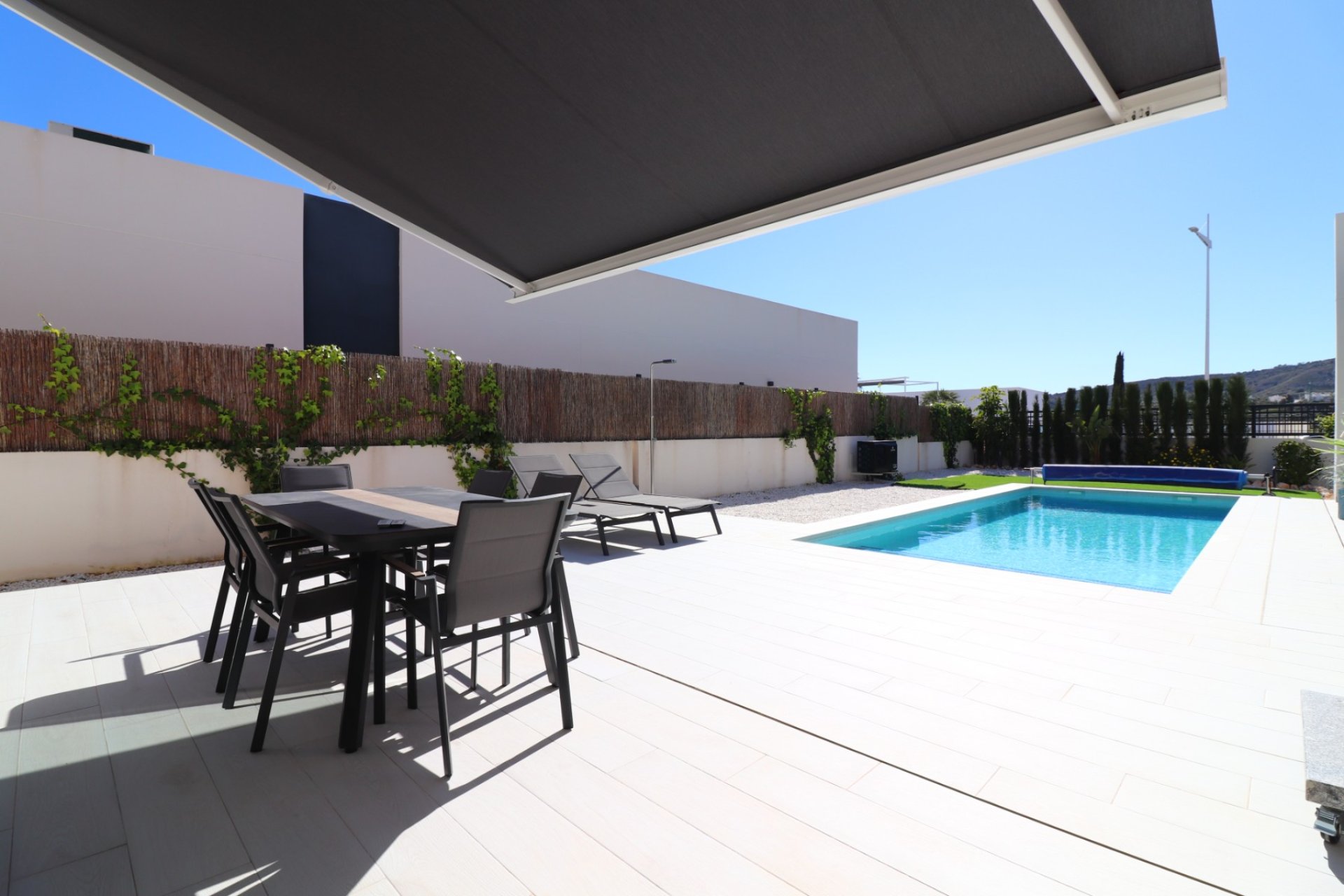 Resale - Villa -
Algorfa - La Finca Golf Resort