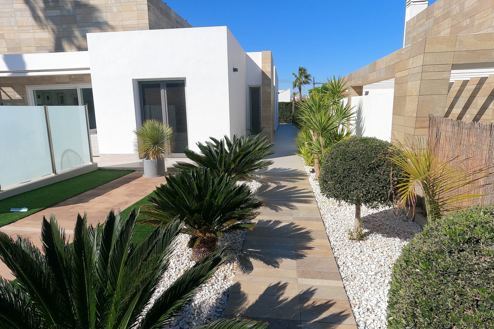 Resale - Villa -
Algorfa - La Finca Golf Resort