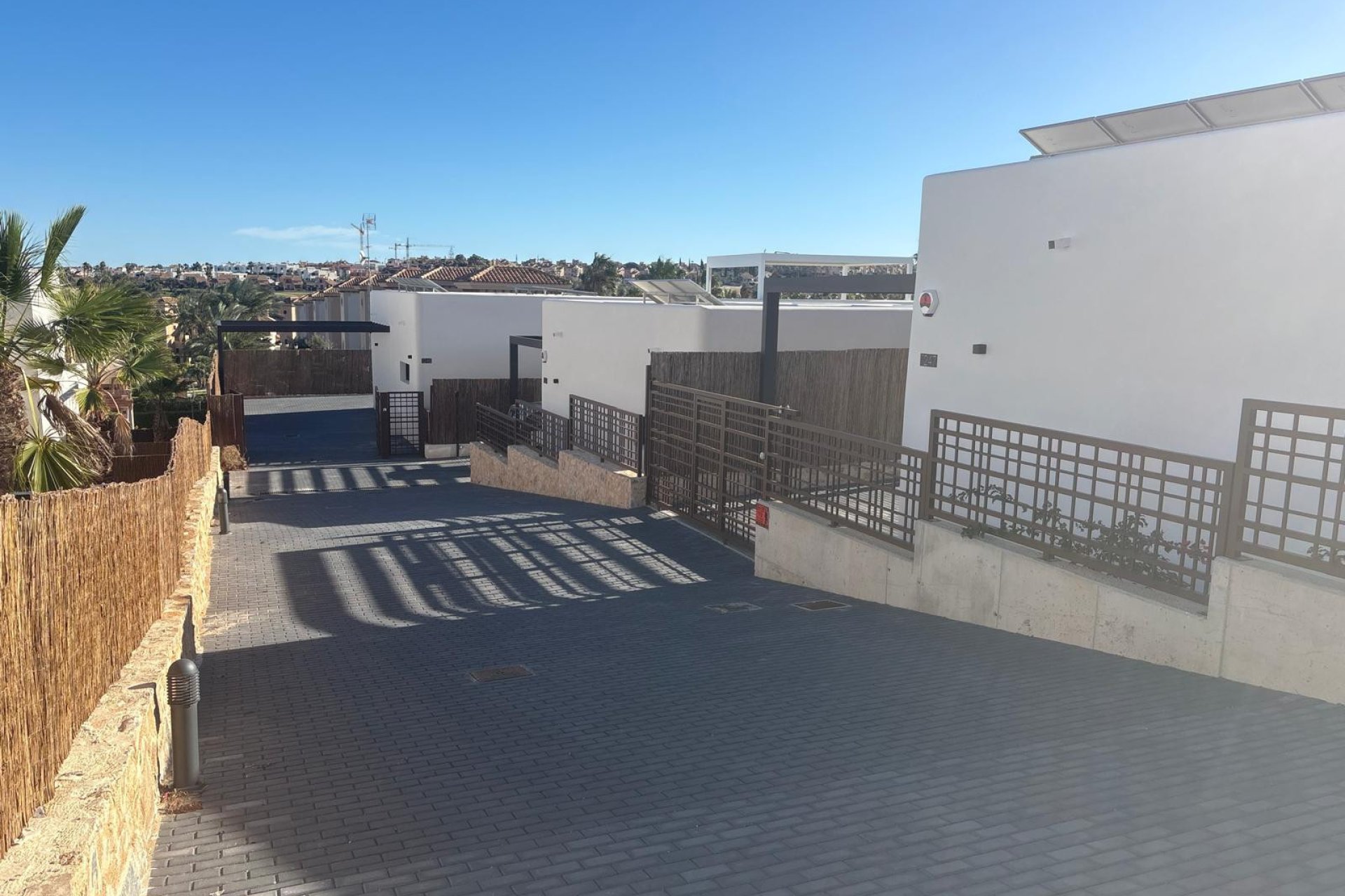 Resale - Villa -
Algorfa - La Finca Golf Resort