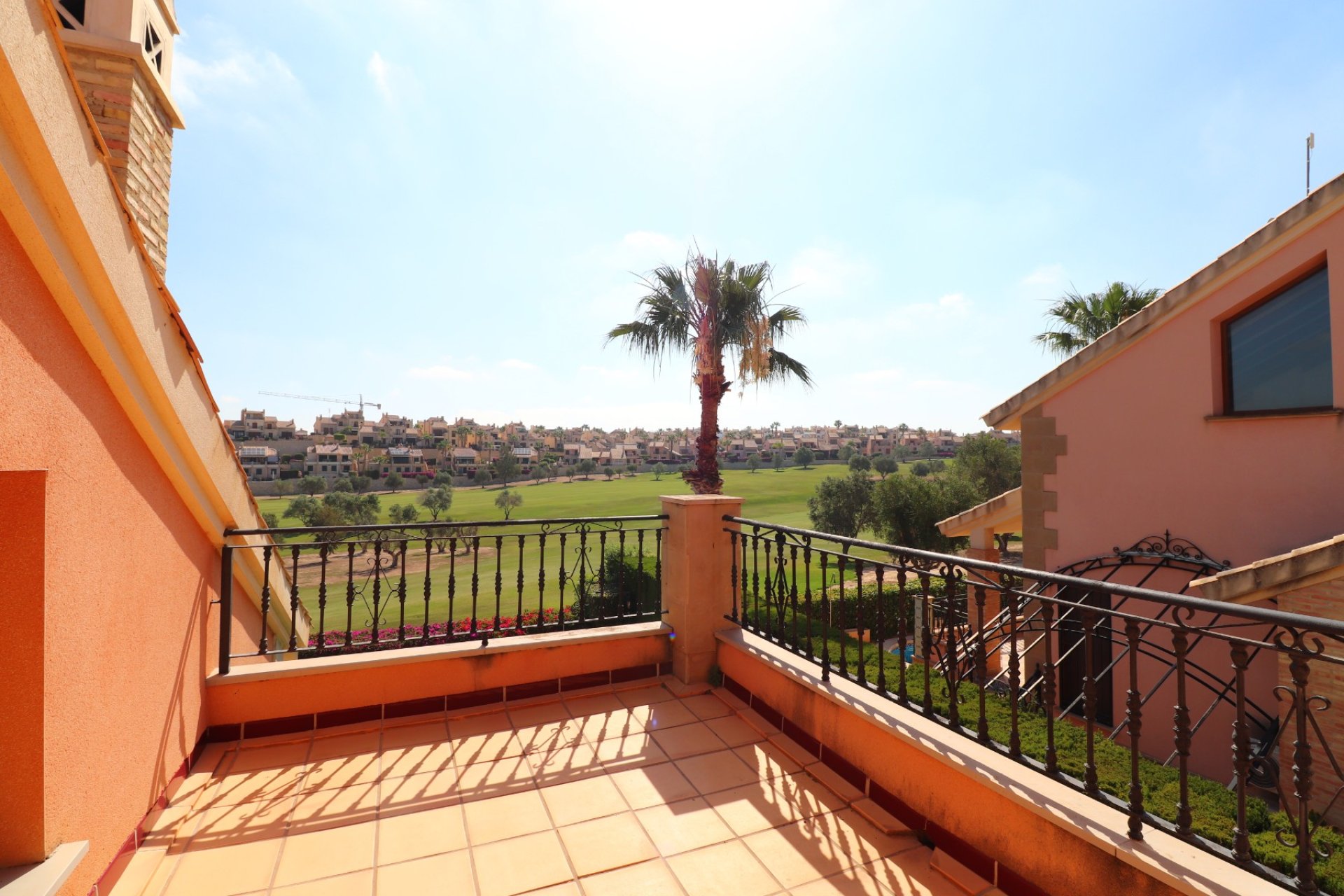 Resale - Villa -
Algorfa - La Finca Golf Resort