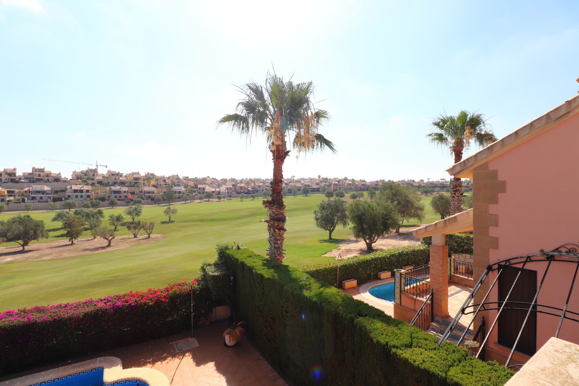 Resale - Villa -
Algorfa - La Finca Golf Resort