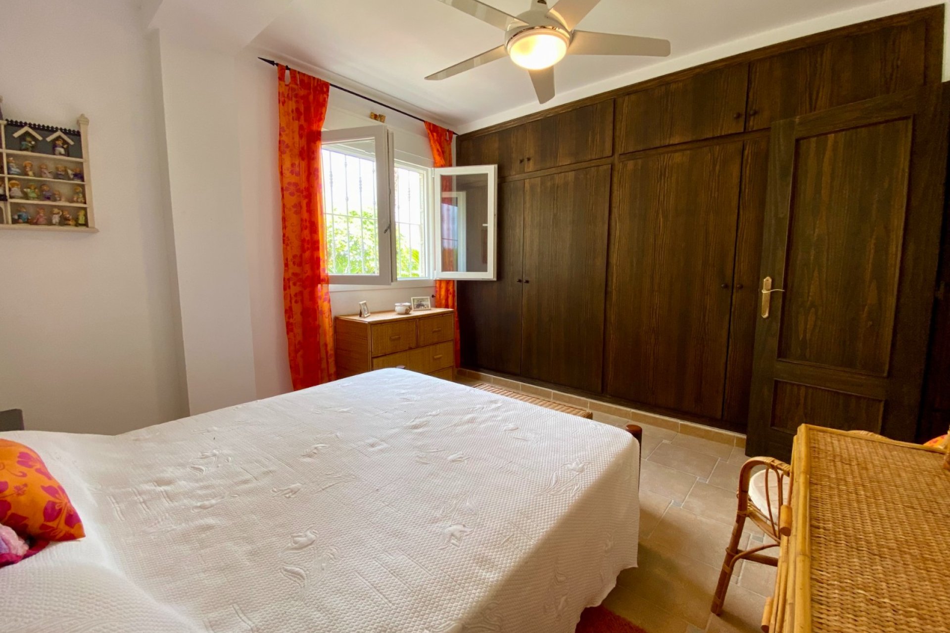 Resale - Villa -
Algorfa - Lomas de La Juliana