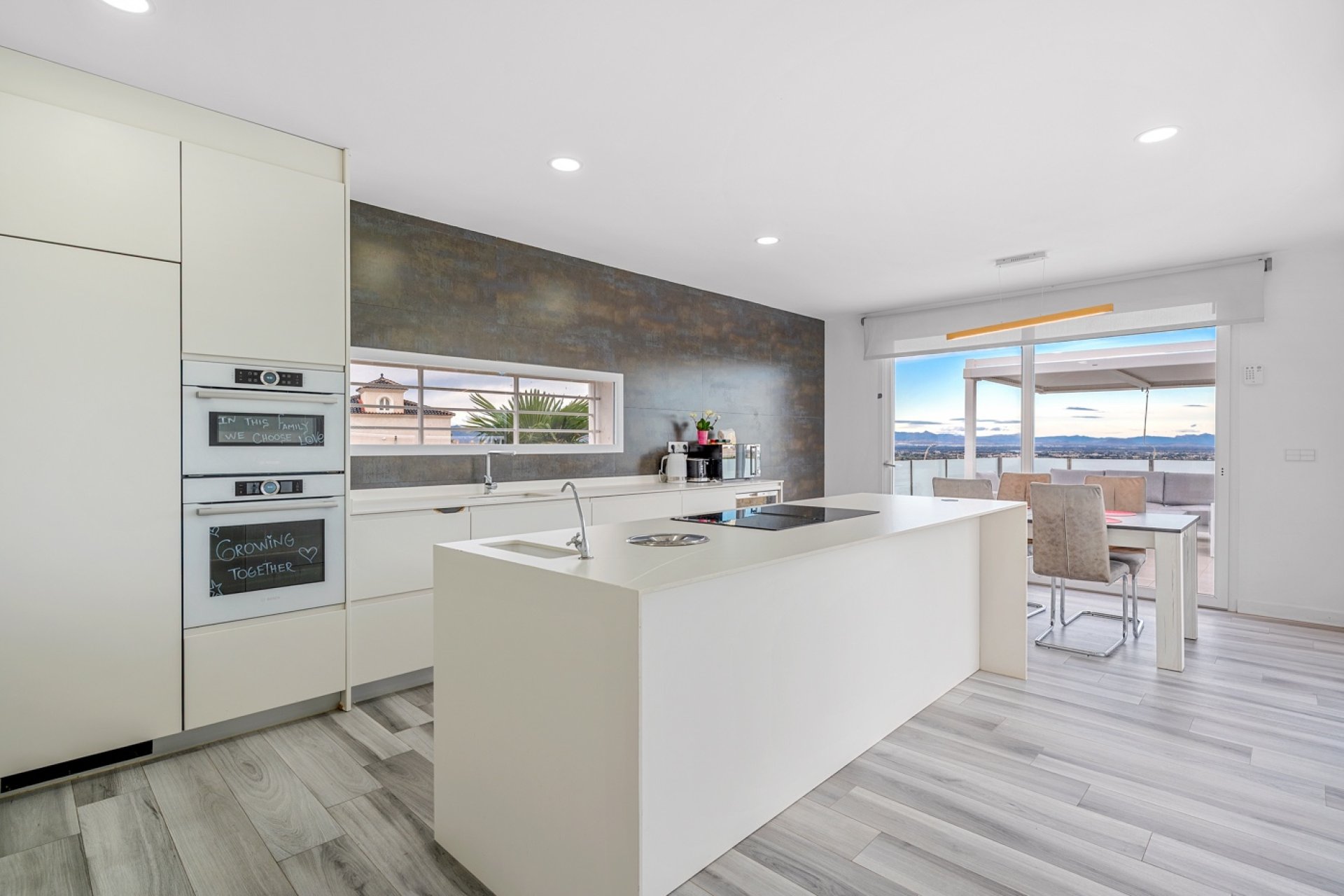 Resale - Villa -
Algorfa - Lomas de La Juliana