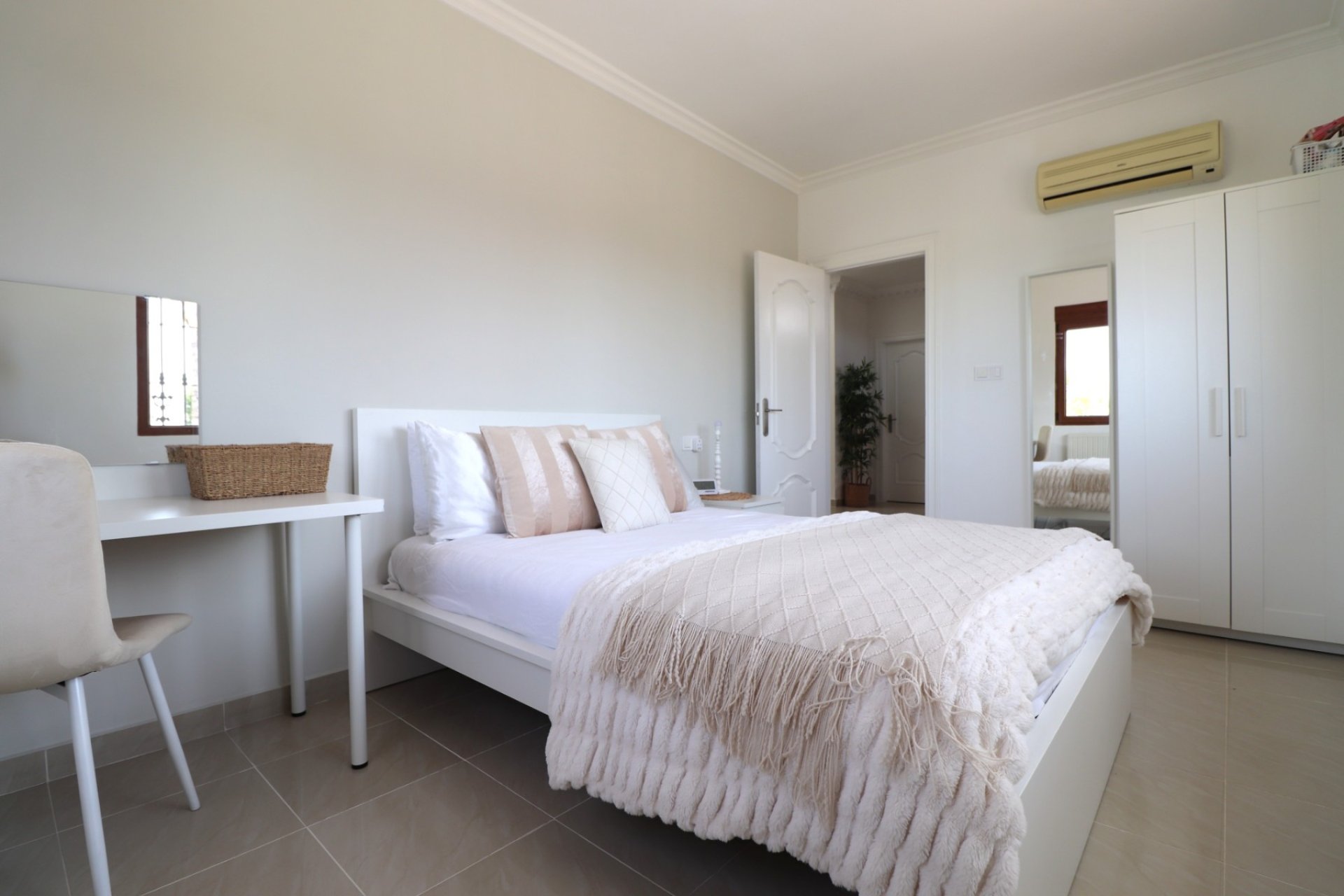 Resale - Villa -
Algorfa - Lomas de La Juliana