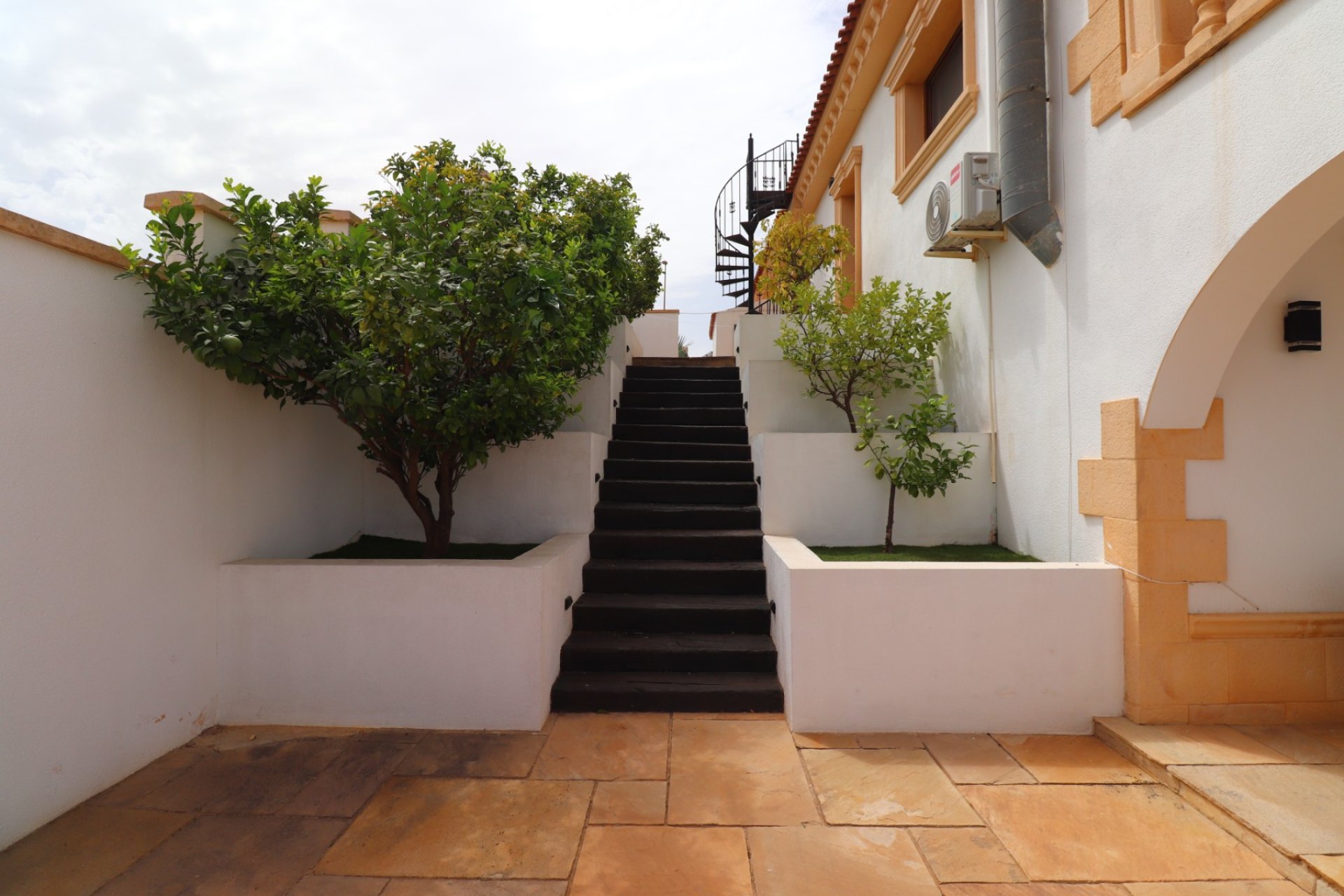 Resale - Villa -
Algorfa - Lomas de La Juliana