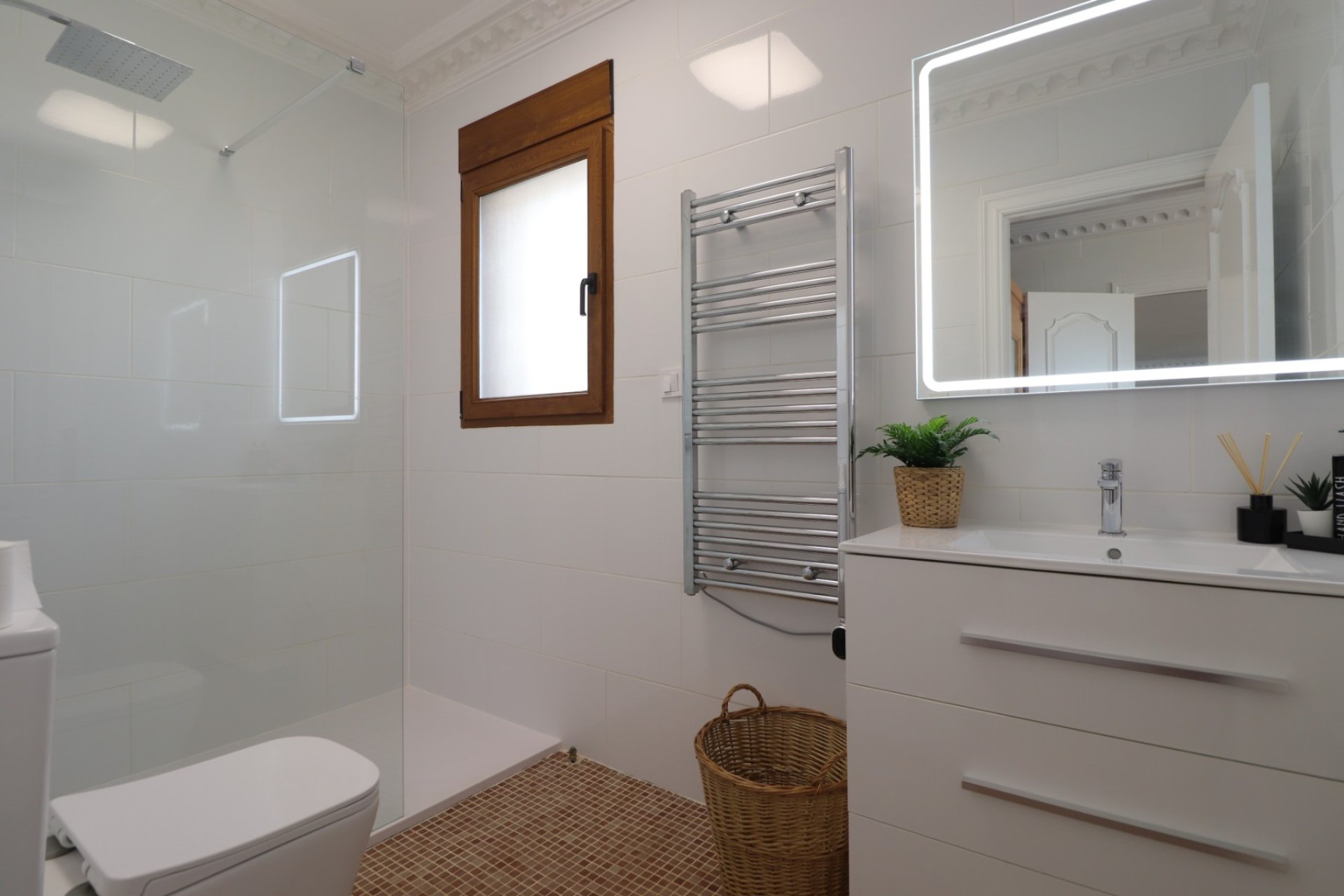 Resale - Villa -
Algorfa - Lomas de La Juliana