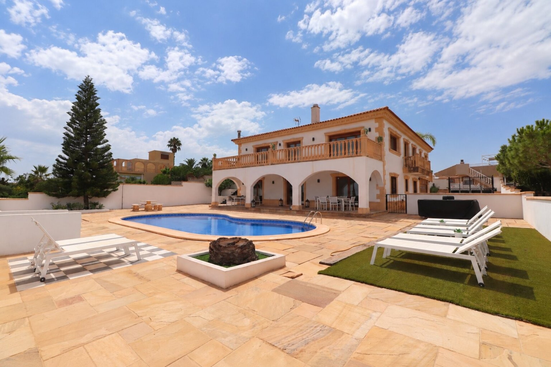 Resale - Villa -
Algorfa - Lomas de La Juliana