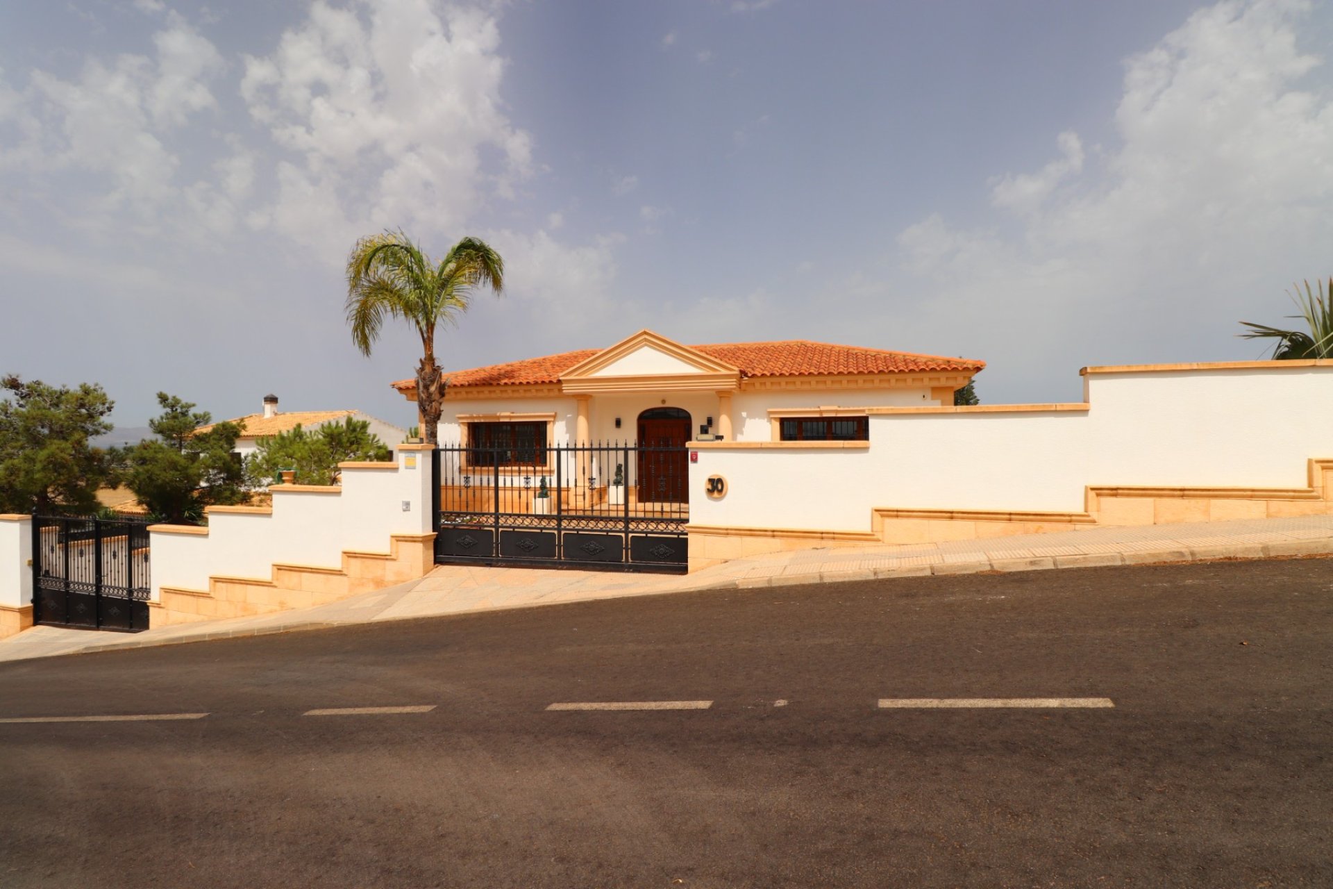 Resale - Villa -
Algorfa - Lomas de La Juliana