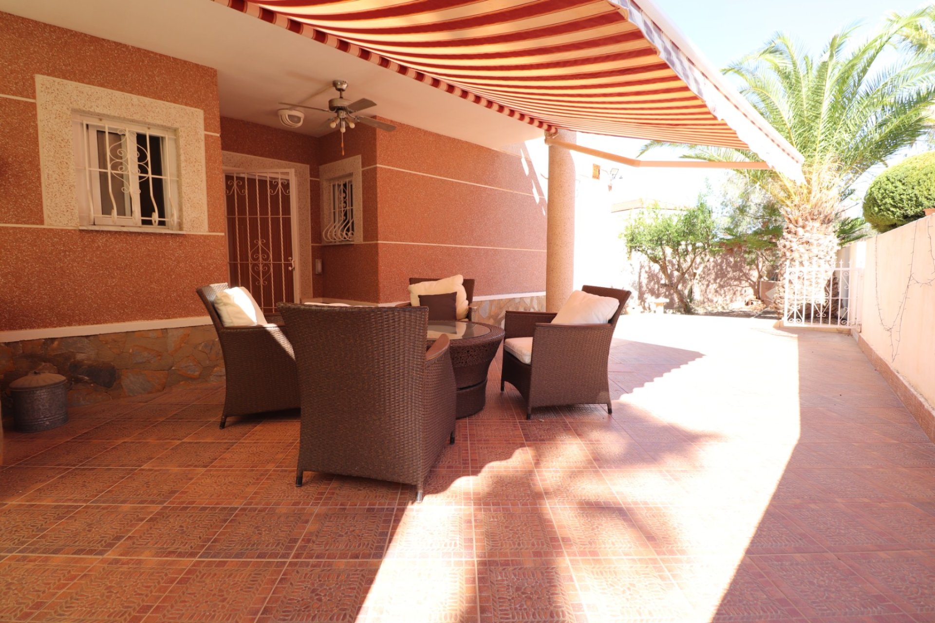 Resale - Villa -
Algorfa - Lomas de La Juliana