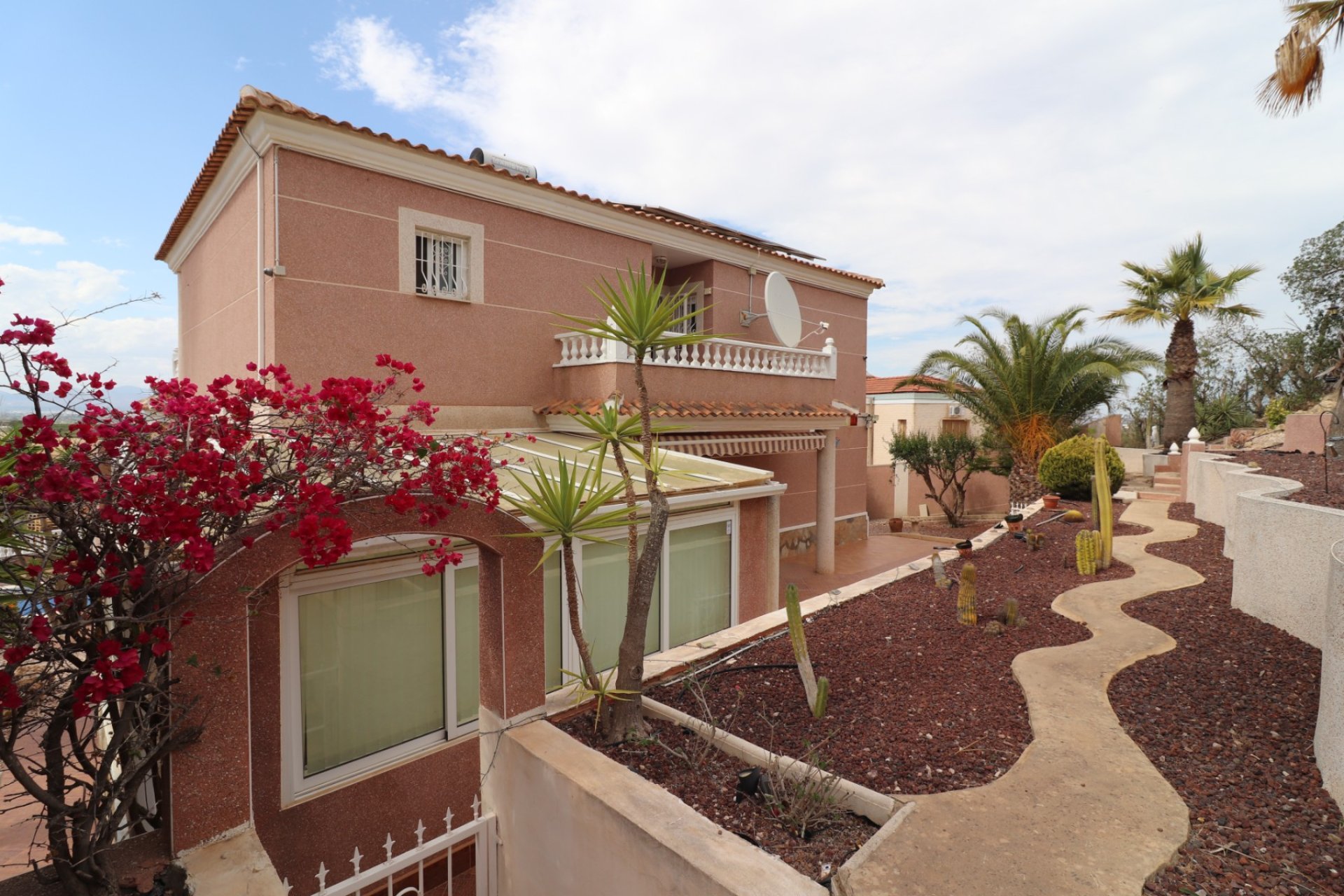 Resale - Villa -
Algorfa - Lomas de La Juliana