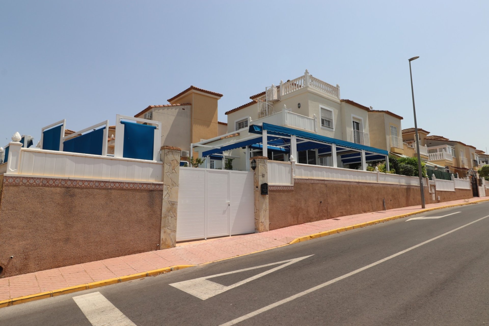Resale - Villa -
Algorfa - Montebello