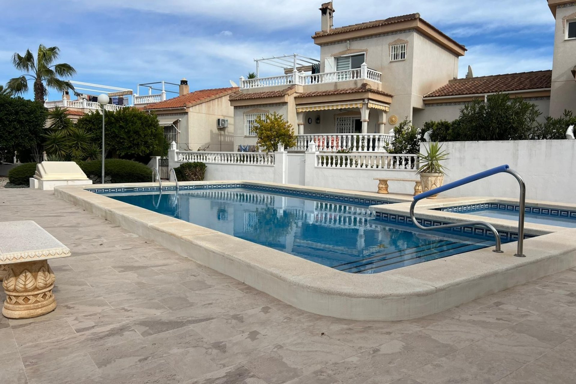Resale - Villa -
Algorfa - Montemar