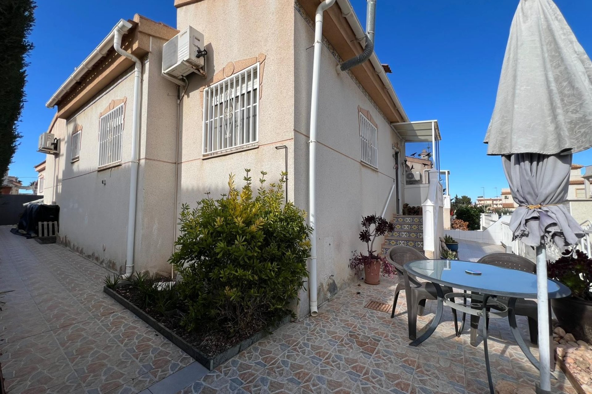 Resale - Villa -
Algorfa - Montemar