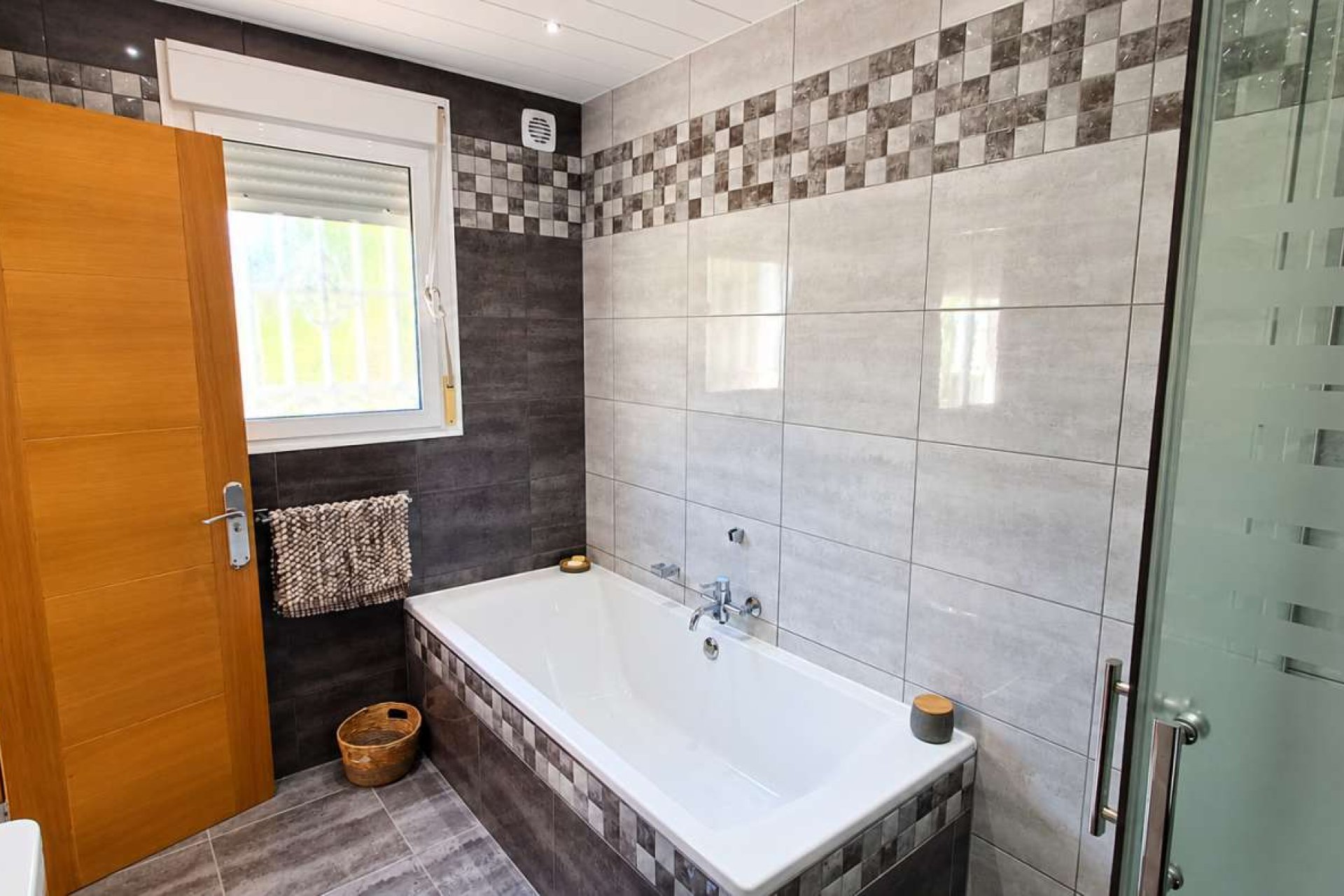 Resale - Villa -
Algorfa - Montemar