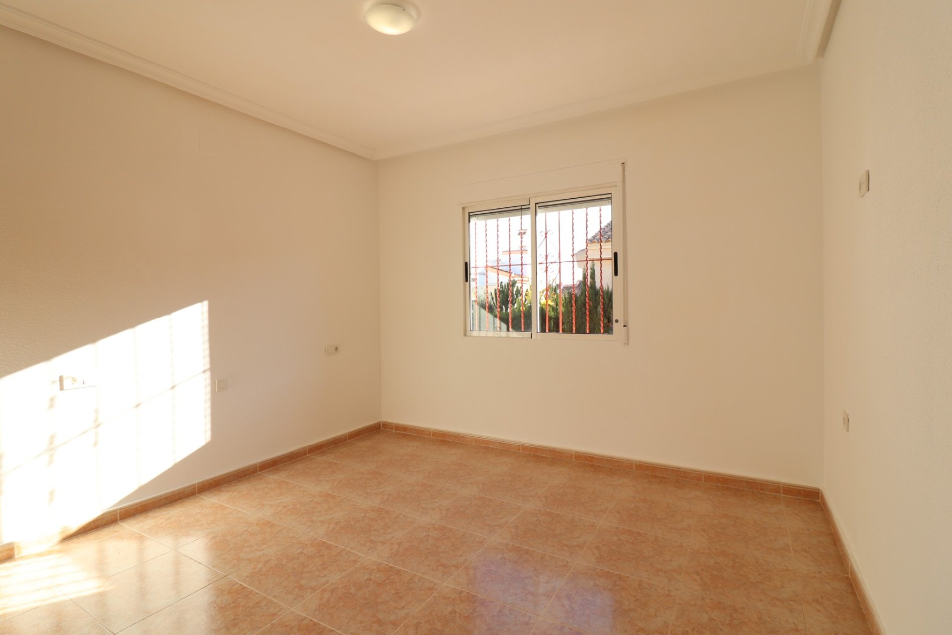 Resale - Villa -
Algorfa - Montemar