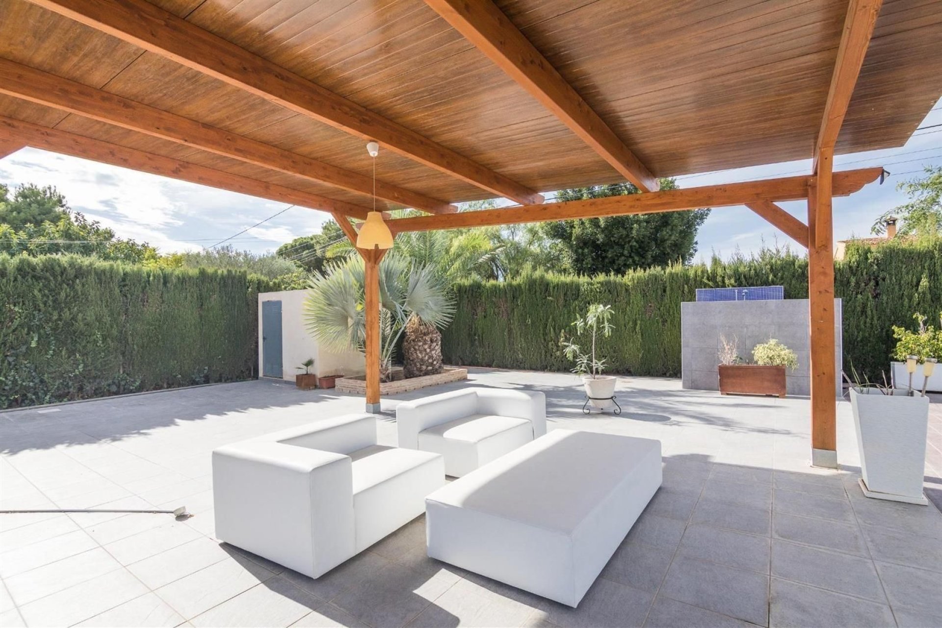 Resale - Villa -
Alicante - Corte Ingles