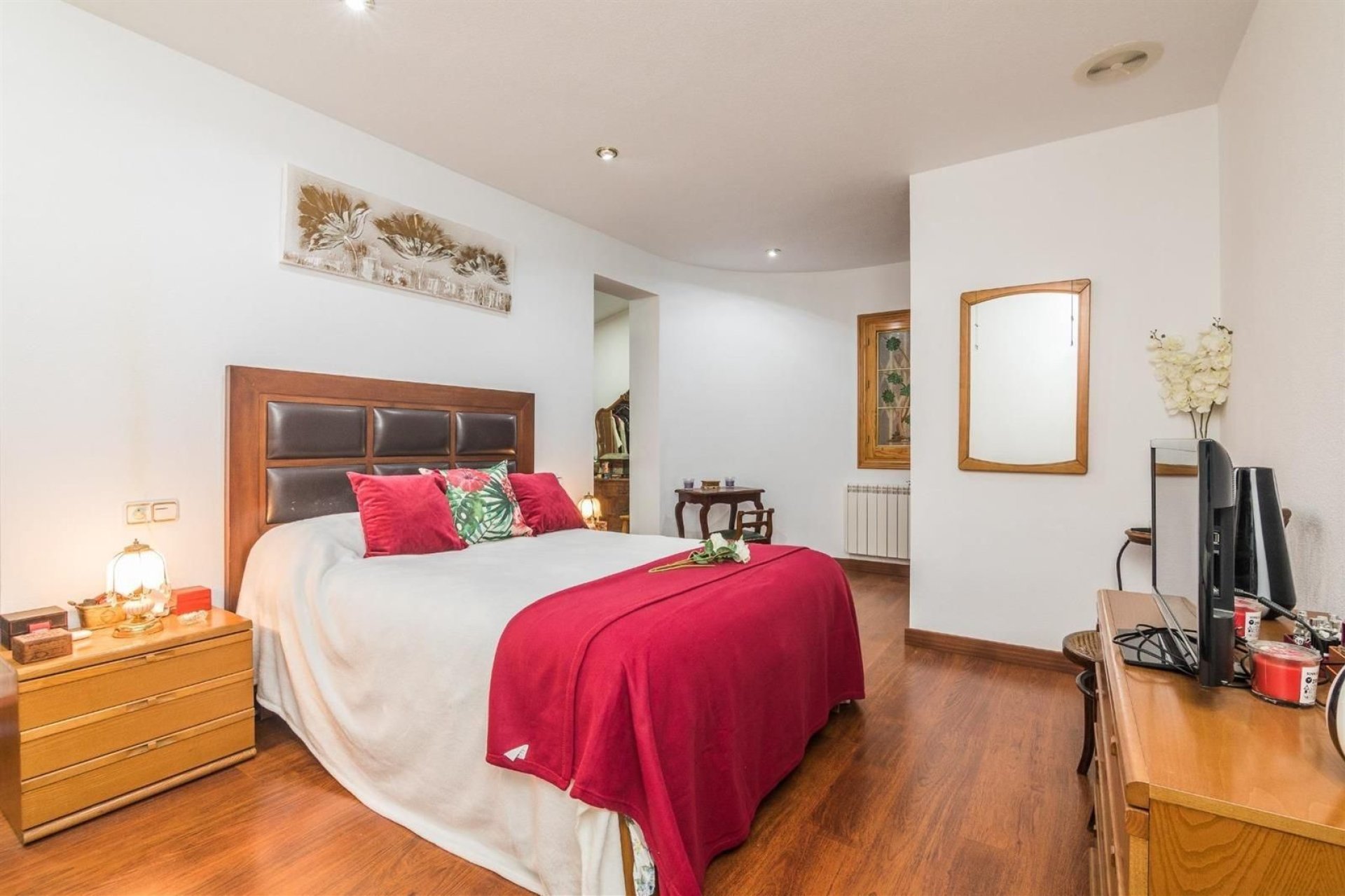 Resale - Villa -
Alicante - Corte Ingles