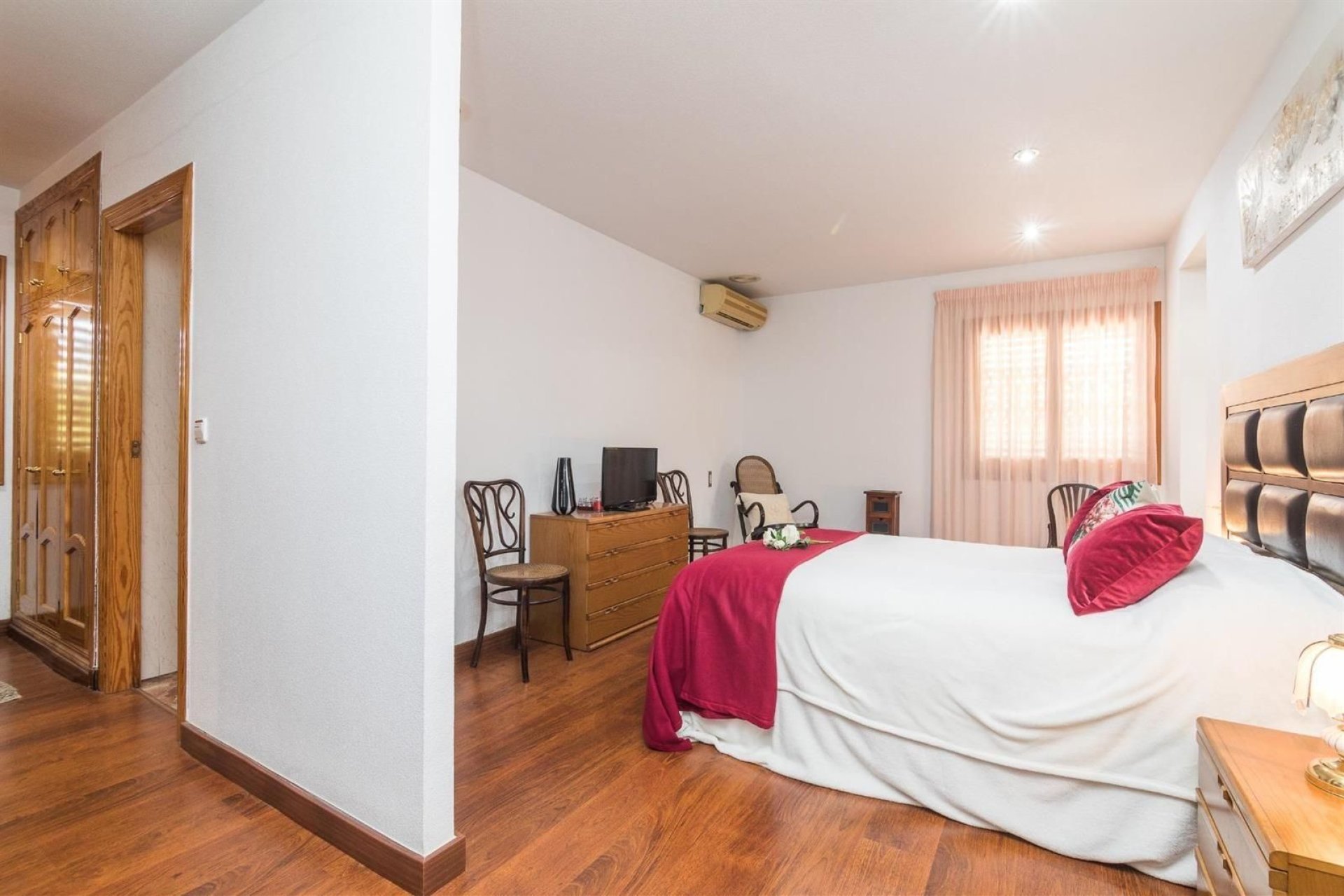 Resale - Villa -
Alicante - Corte Ingles