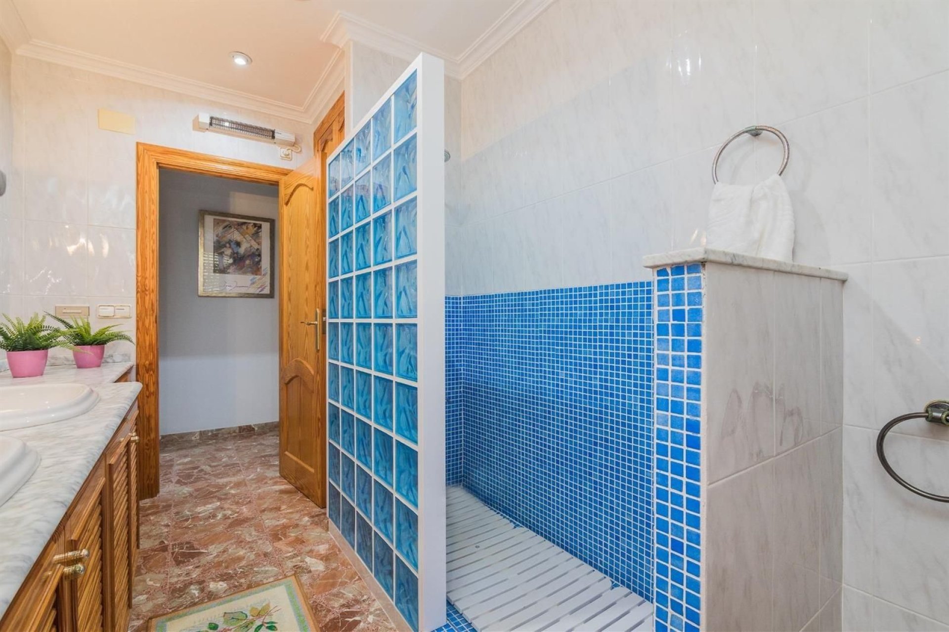 Resale - Villa -
Alicante - Corte Ingles