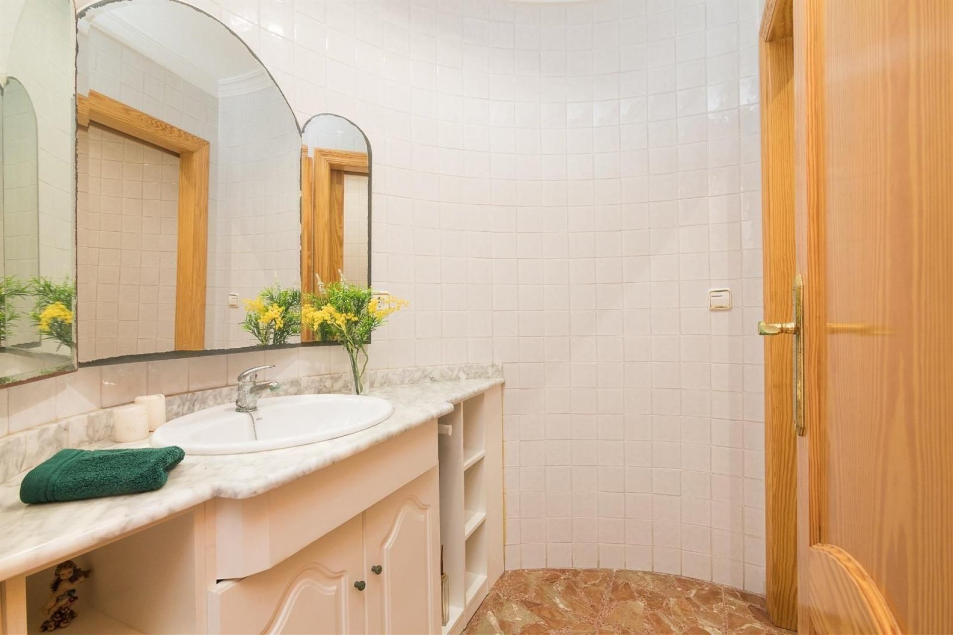 Resale - Villa -
Alicante - Corte Ingles