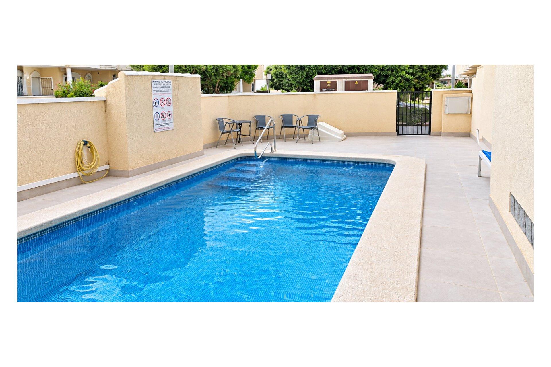 Resale - Villa -
Almoradí - Heredades