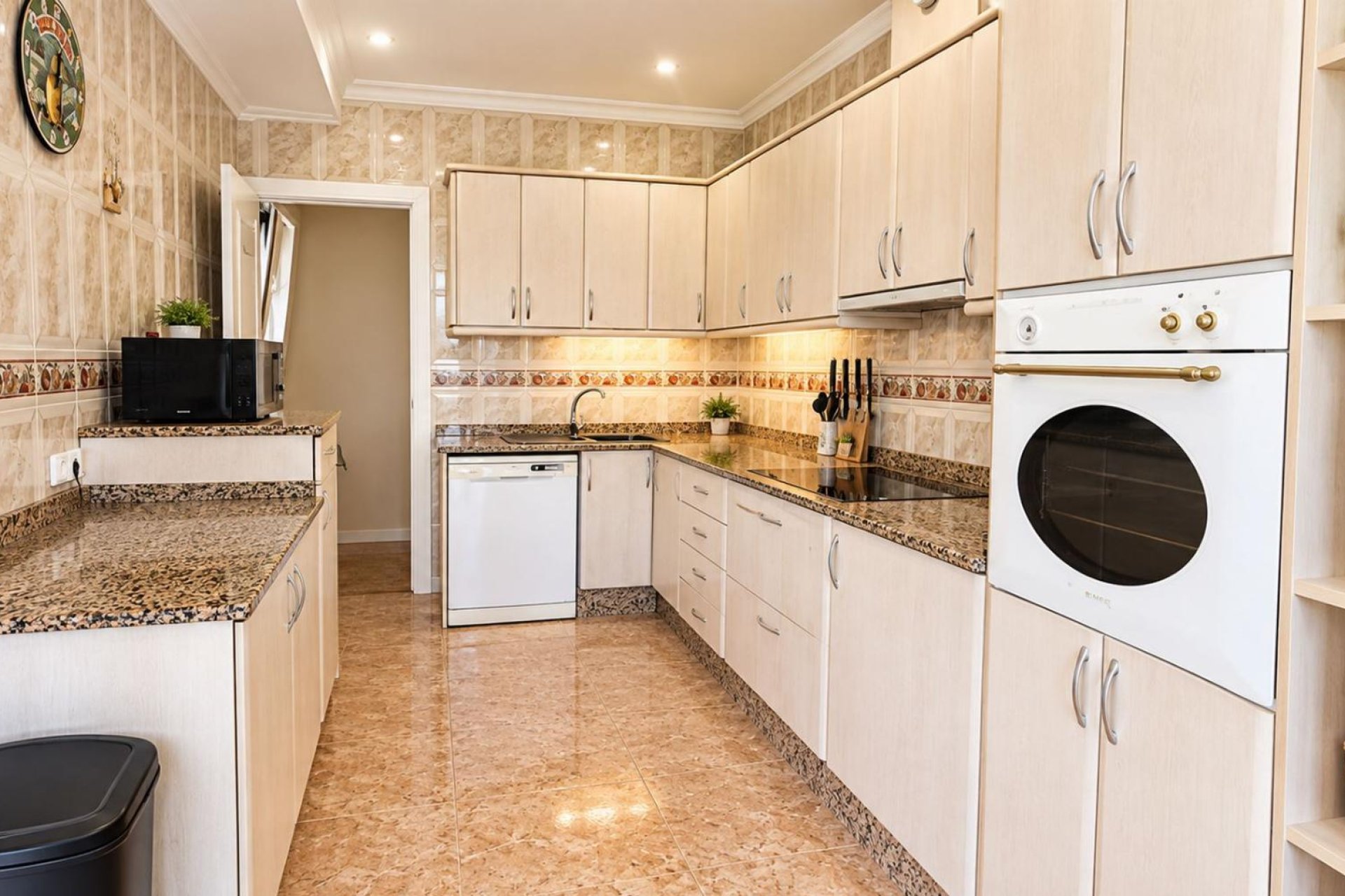 Resale - Villa -
Benferri - Benfis Park