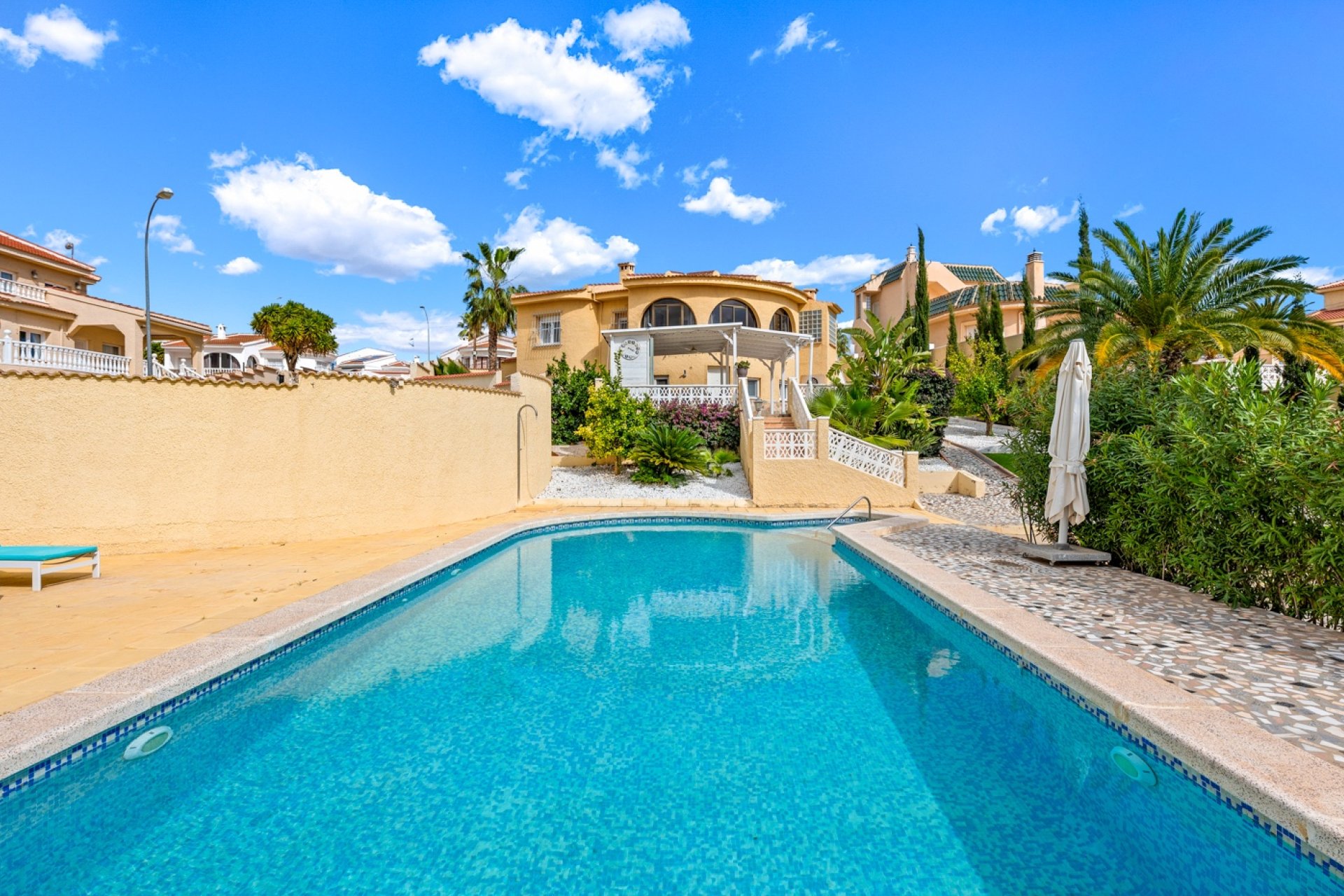 Resale - Villa -
Ciudad Quesada - Ciudad Quesada - Town