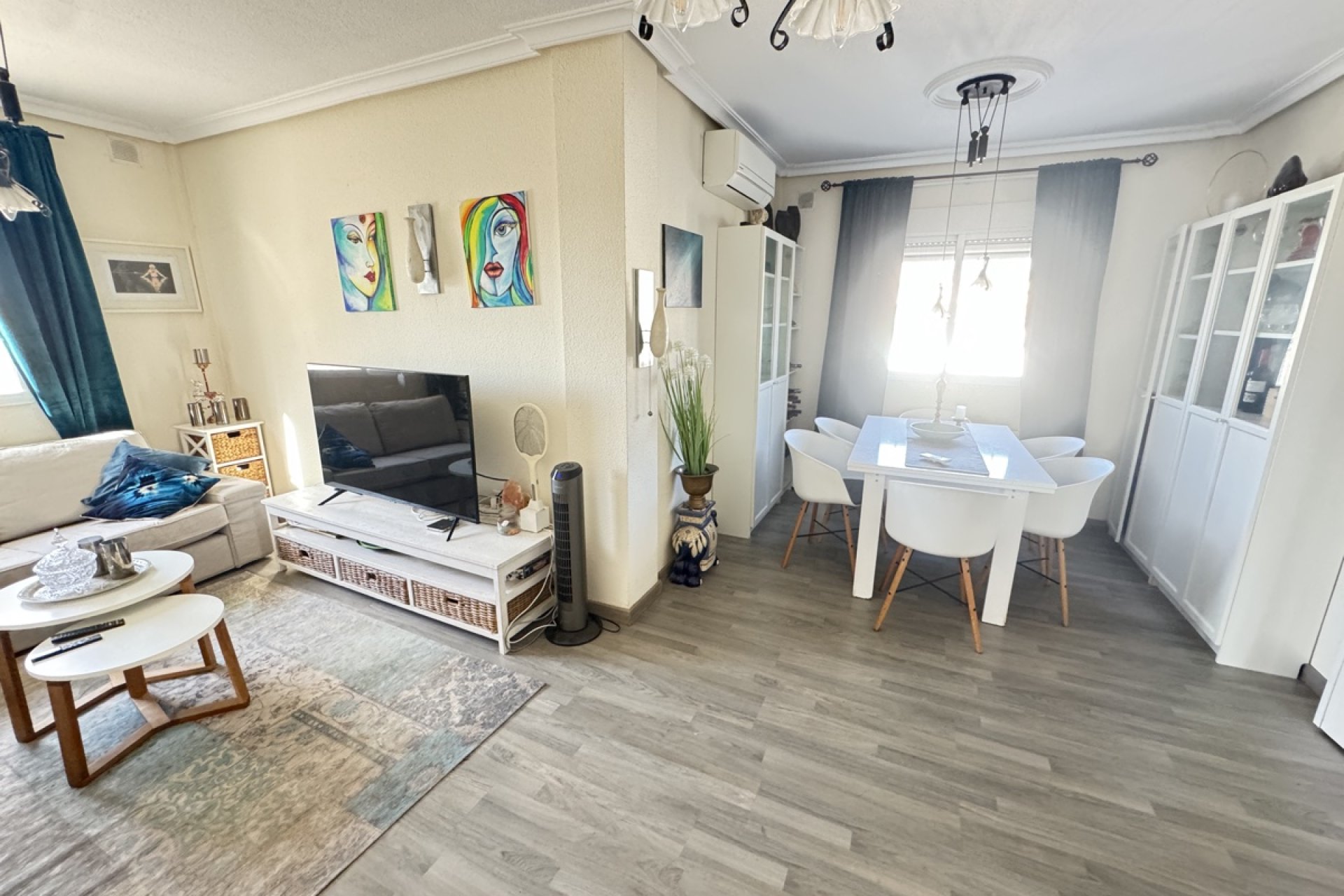 Resale - Villa -
Ciudad Quesada - Ciudad Quesada - Town