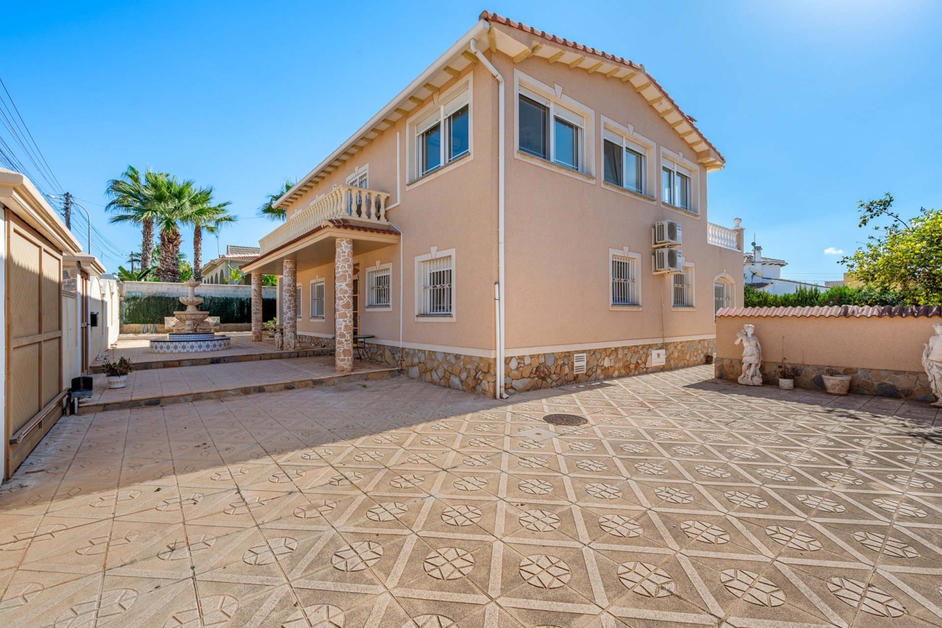 Resale - Villa -
Ciudad Quesada - Ciudad Quesada - Town