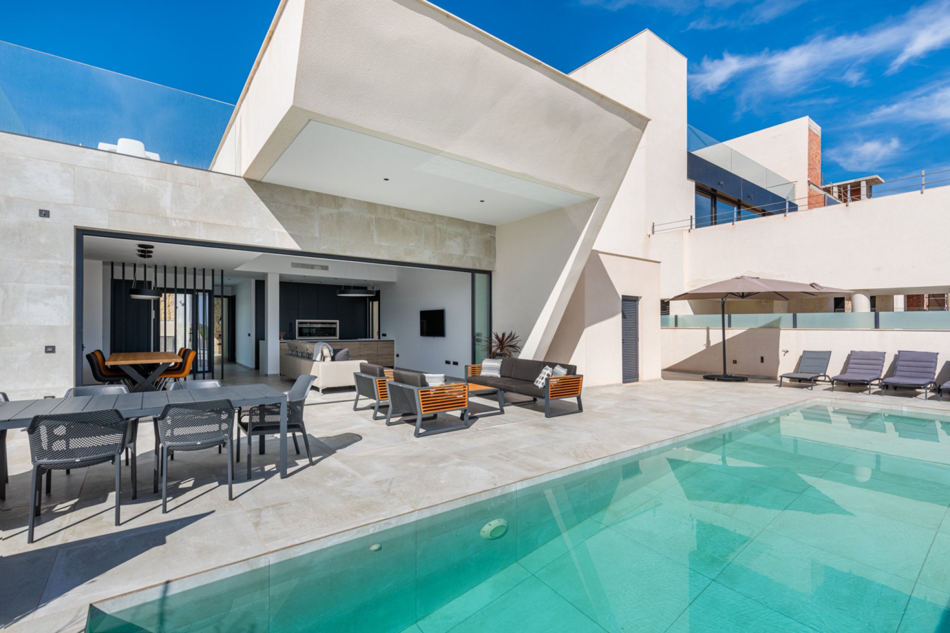 Resale - Villa -
Ciudad Quesada - Pueblo Lucero