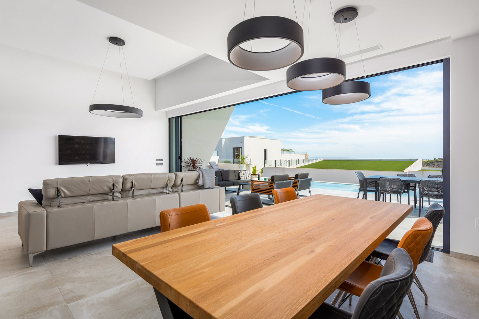 Resale - Villa -
Ciudad Quesada - Pueblo Lucero