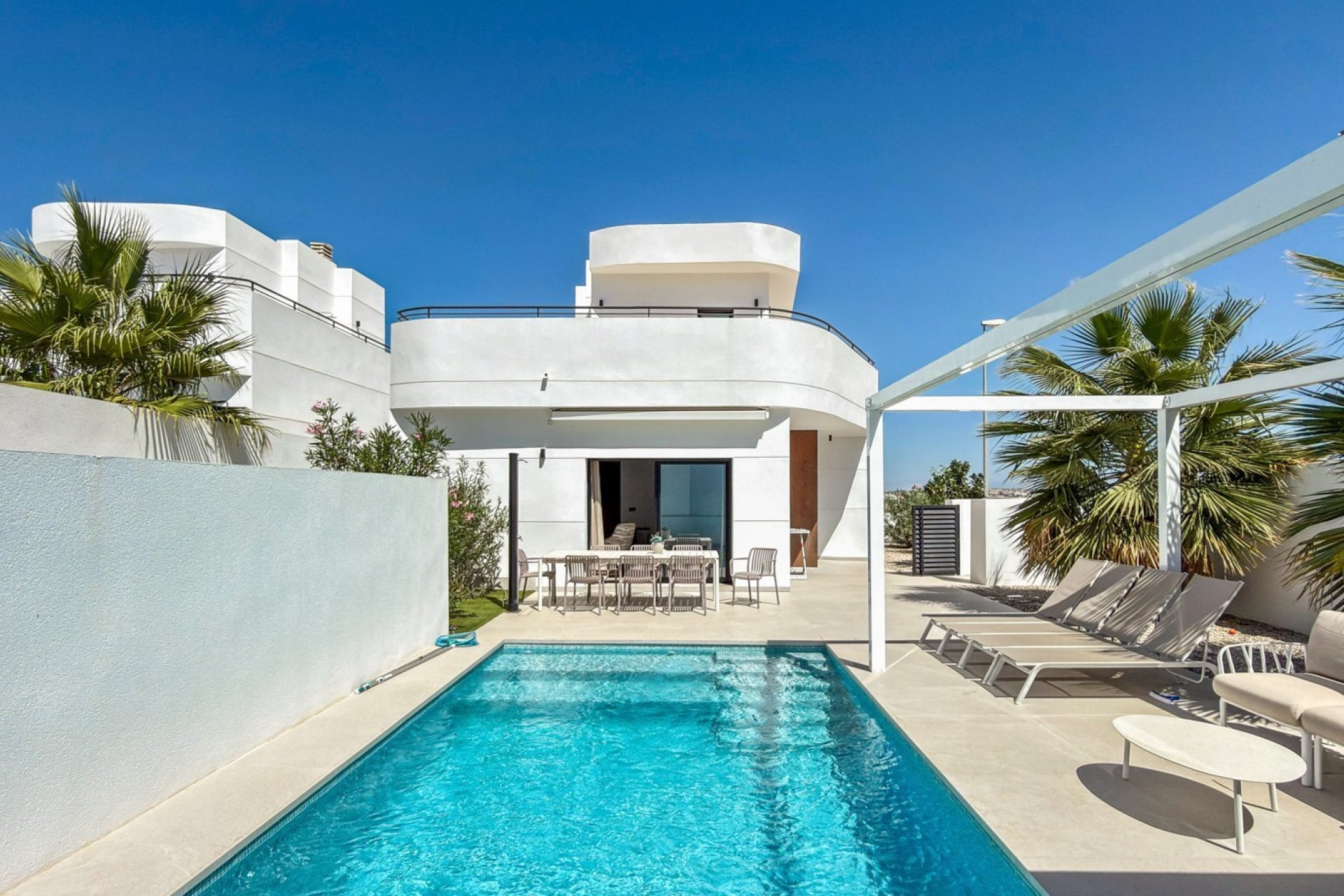 Resale - Villa -
Ciudad Quesada - Pueblo Lucero