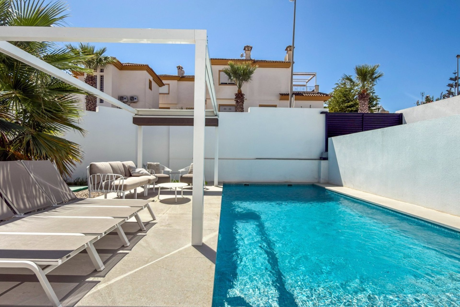 Resale - Villa -
Ciudad Quesada - Pueblo Lucero