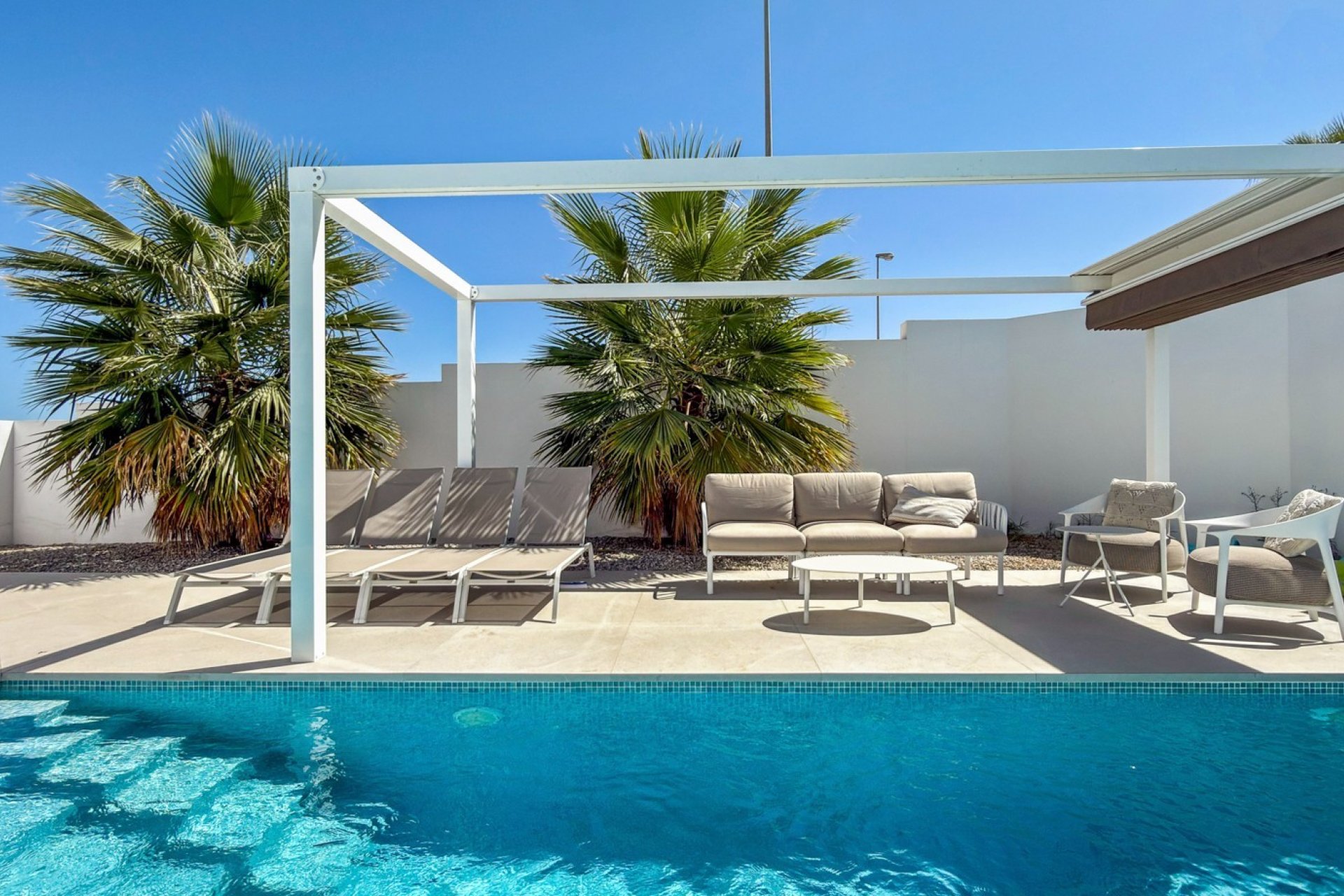 Resale - Villa -
Ciudad Quesada - Pueblo Lucero