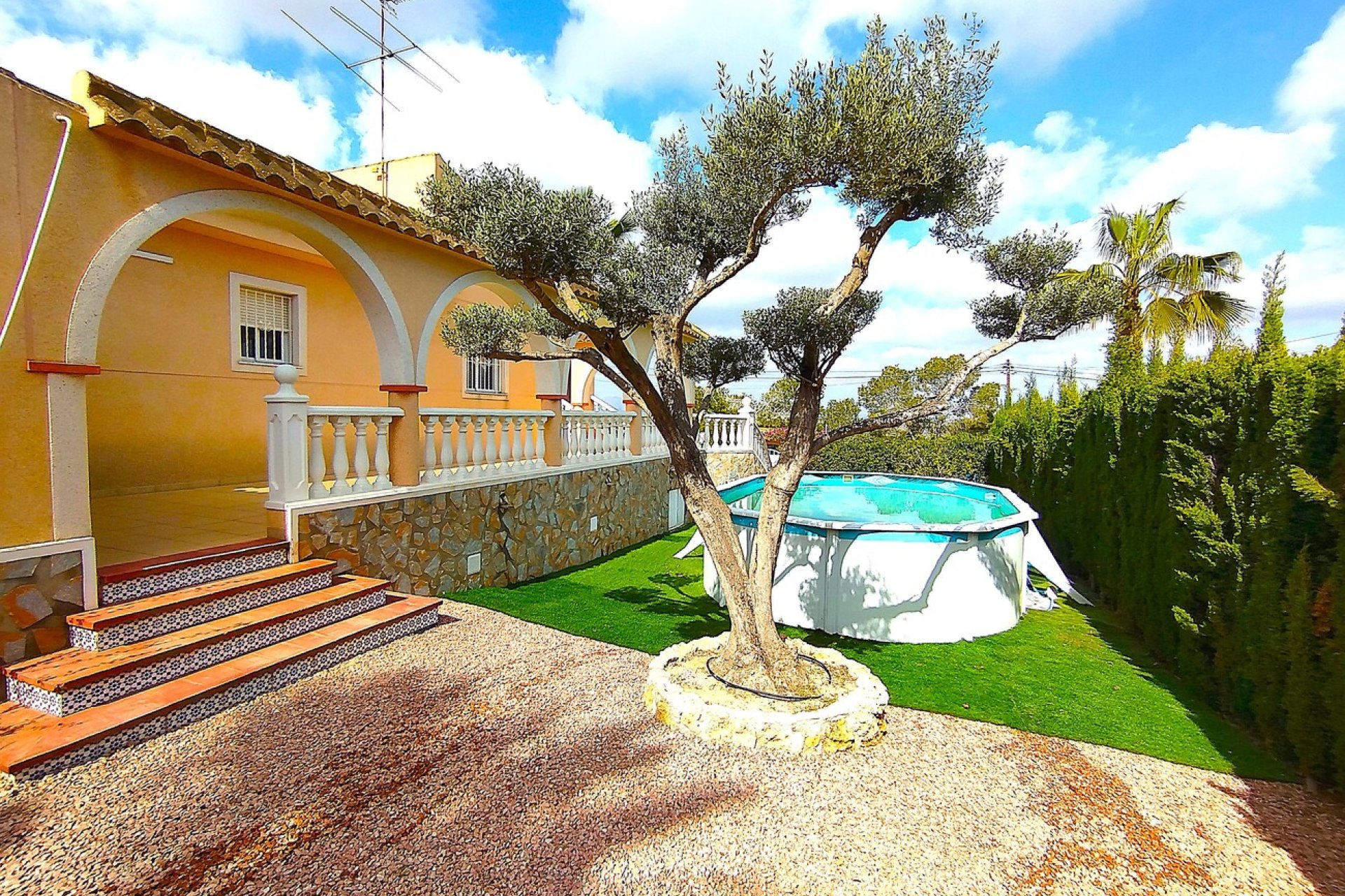 Resale - Villa -
Ciudad Quesada - Pueblo Lucero