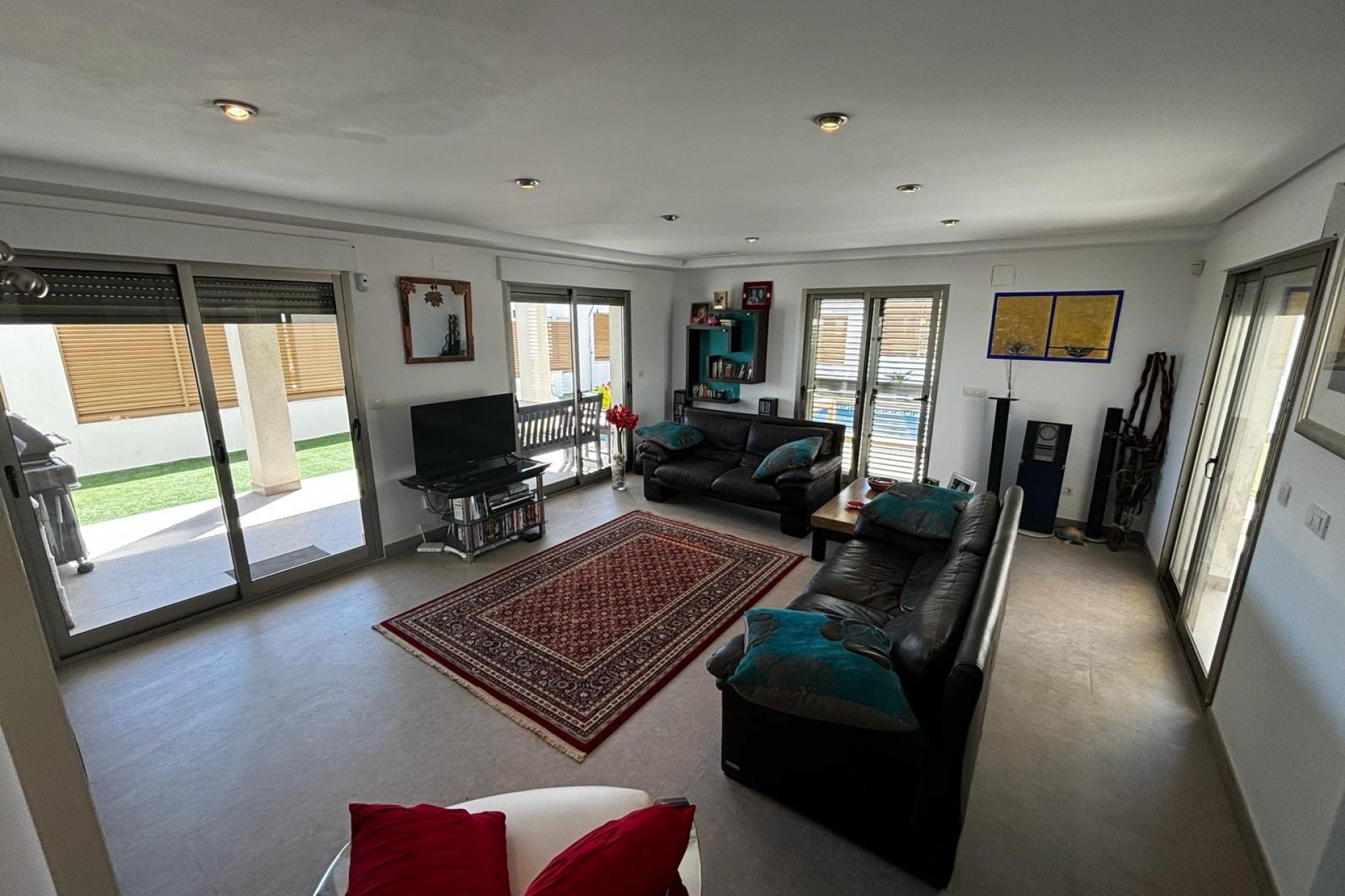 Resale - Villa -
Cox - Cox - Country