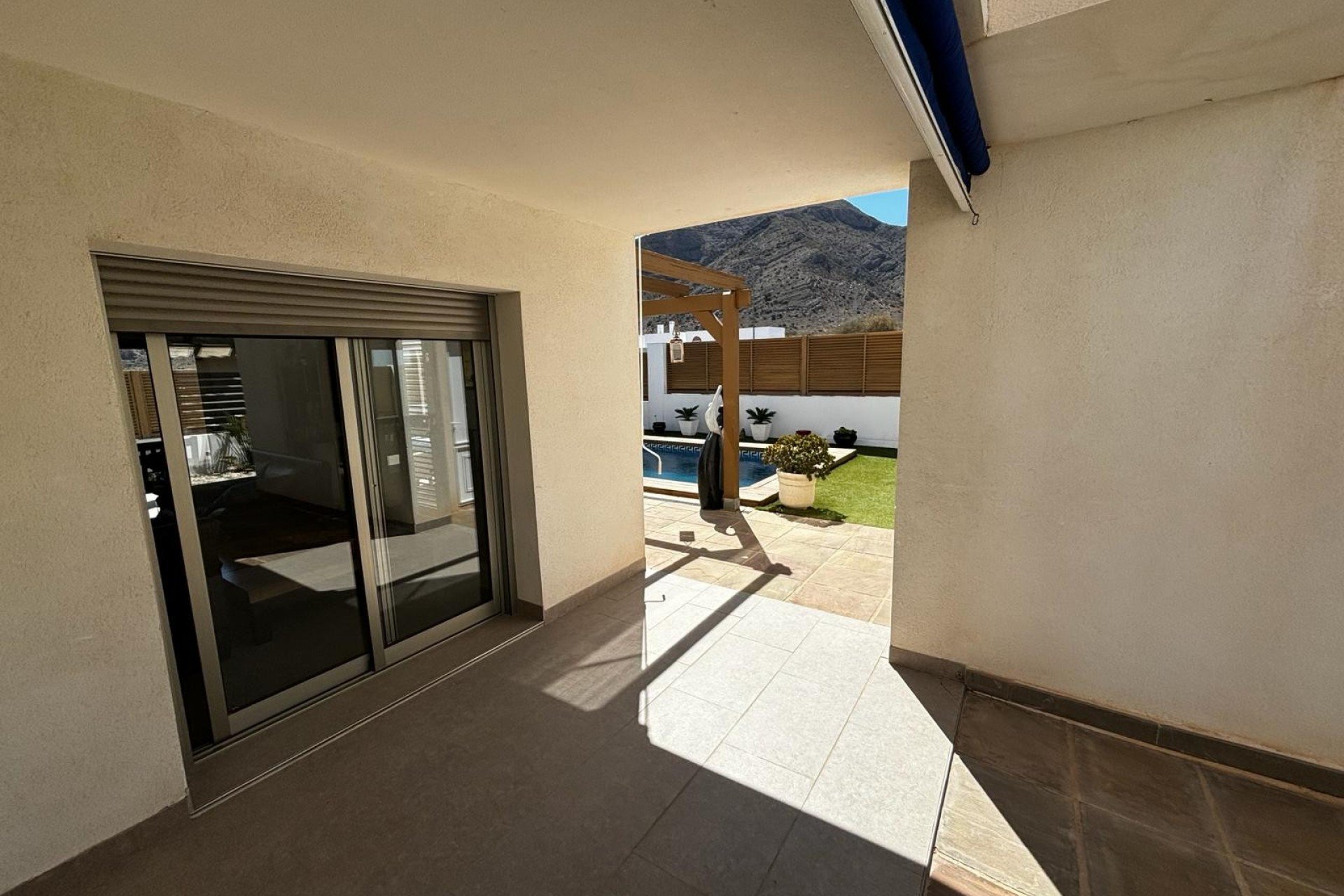 Resale - Villa -
Cox - Cox - Country
