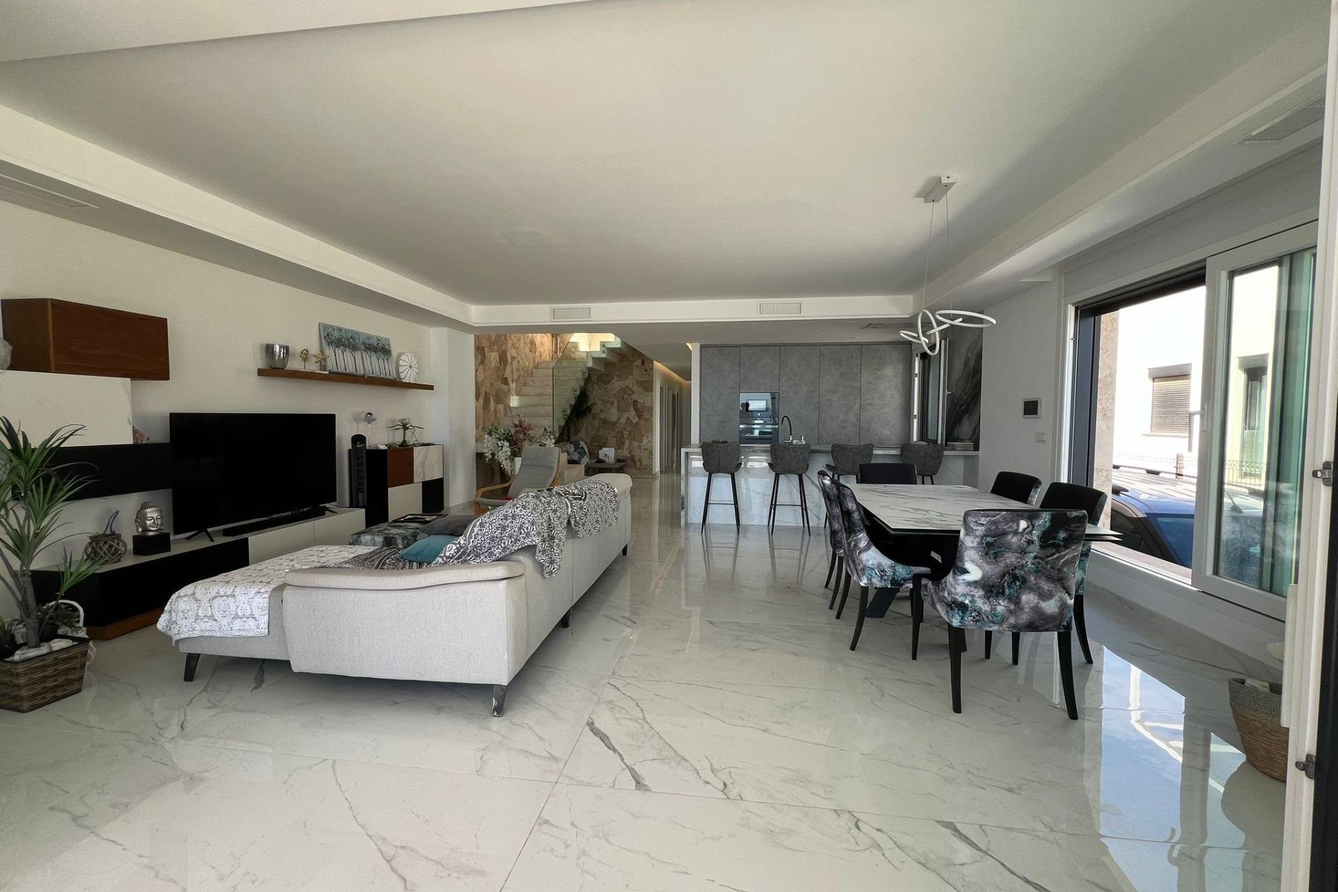 Resale - Villa de Lujo -
Torrevieja - La Mata