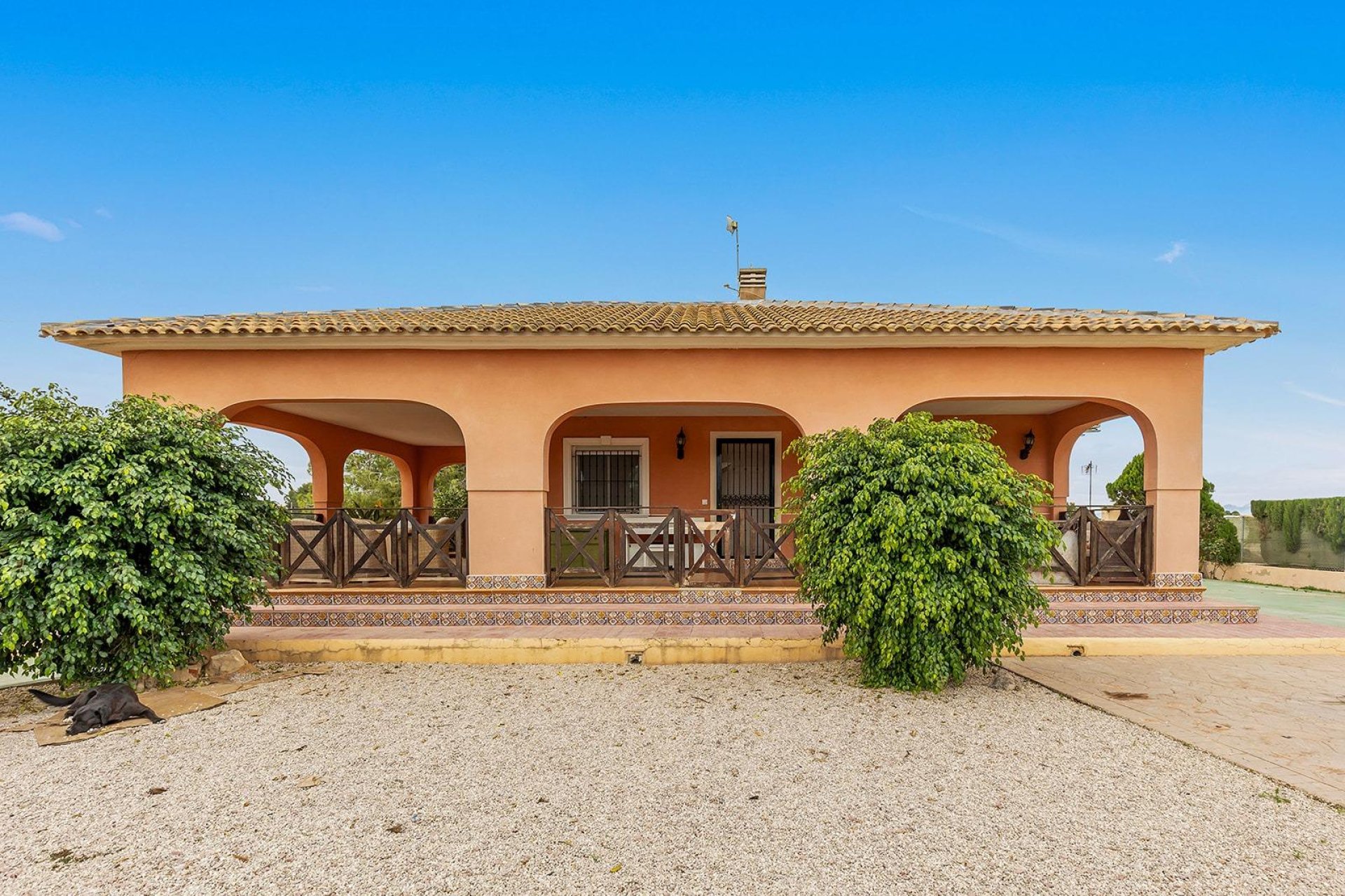 Resale - Villa -
Dolores - Vereda del pozo