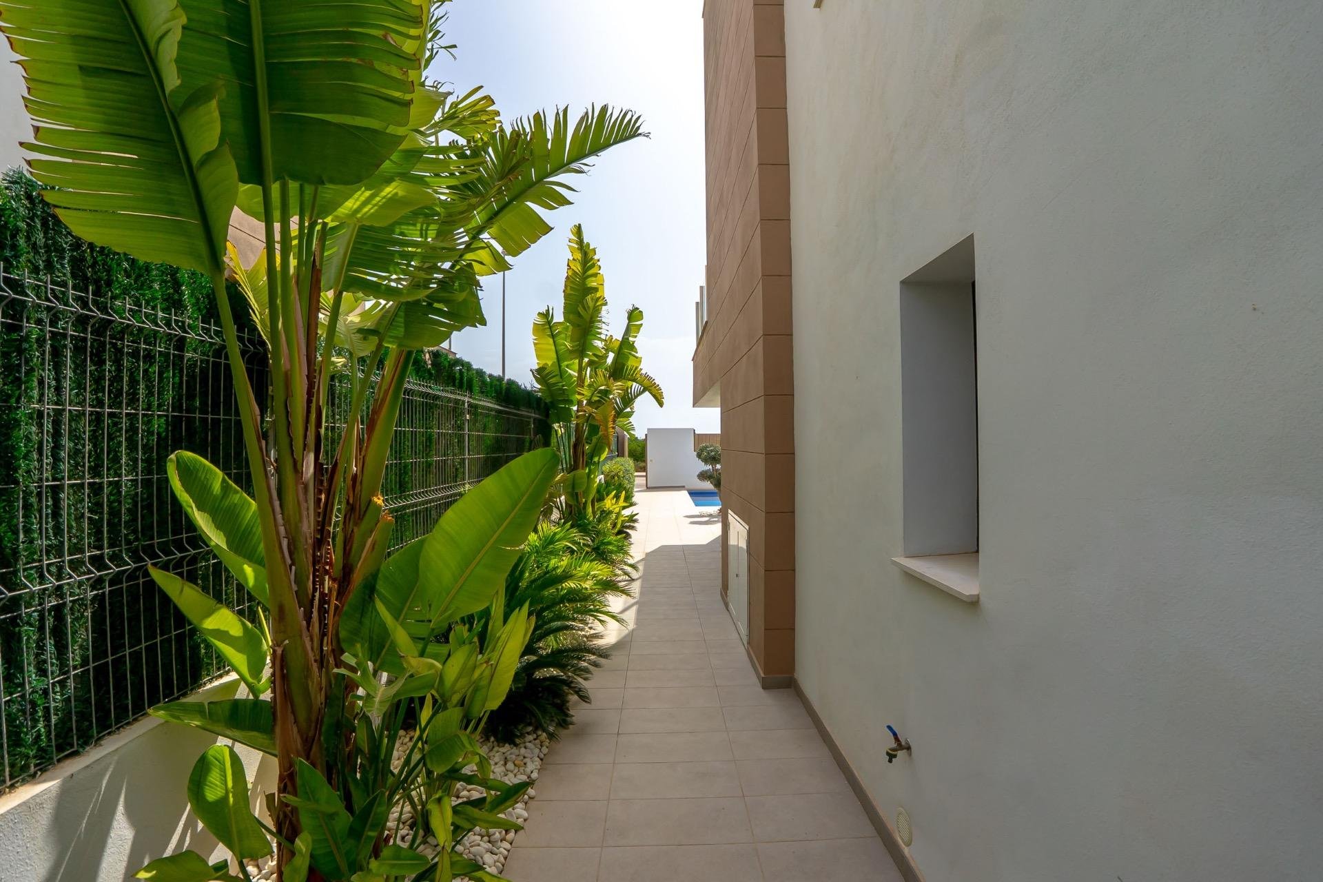 Resale - Villa -
Guardamar del Segura - El Raso