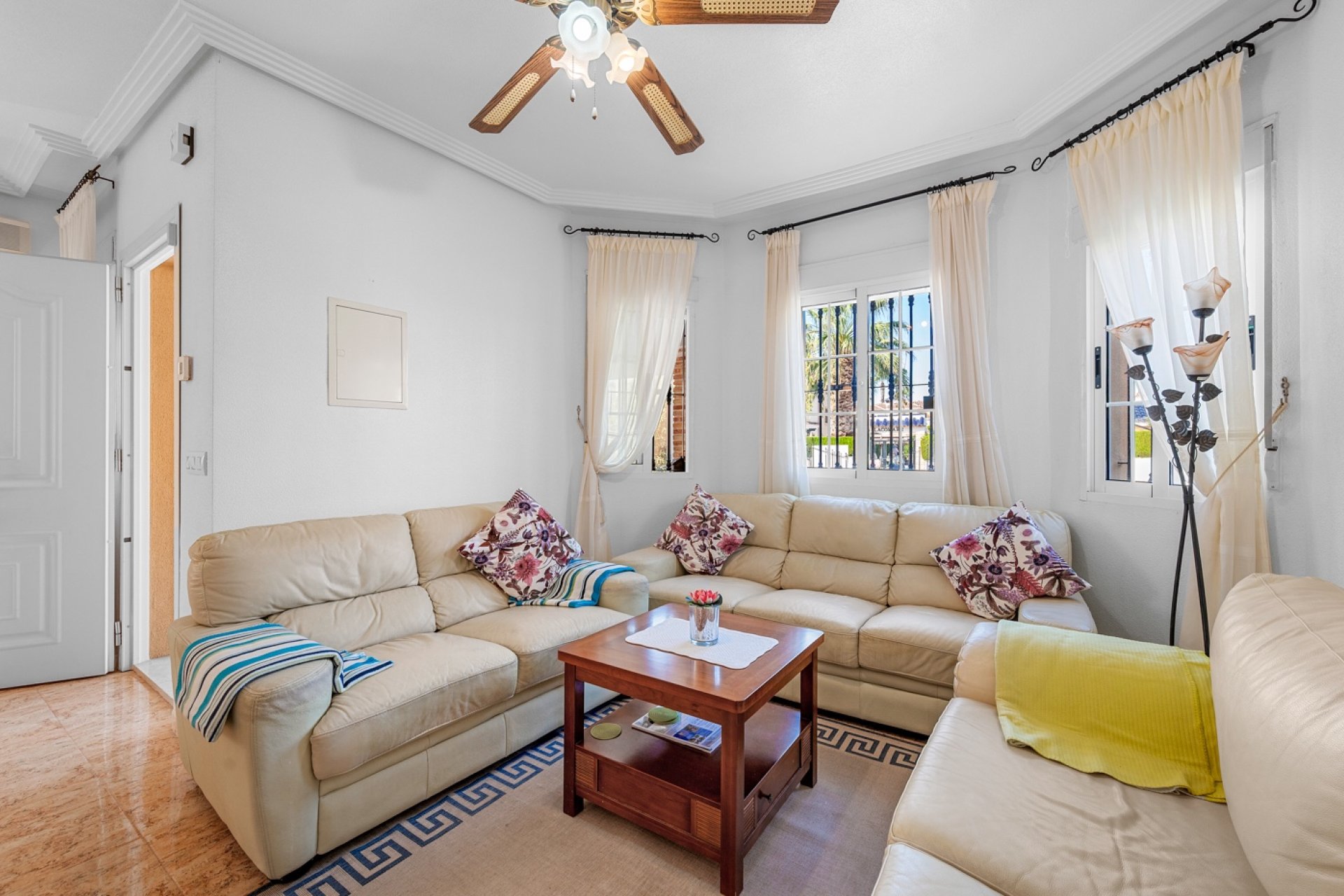 Resale - Villa -
Guardamar del Segura - El Raso