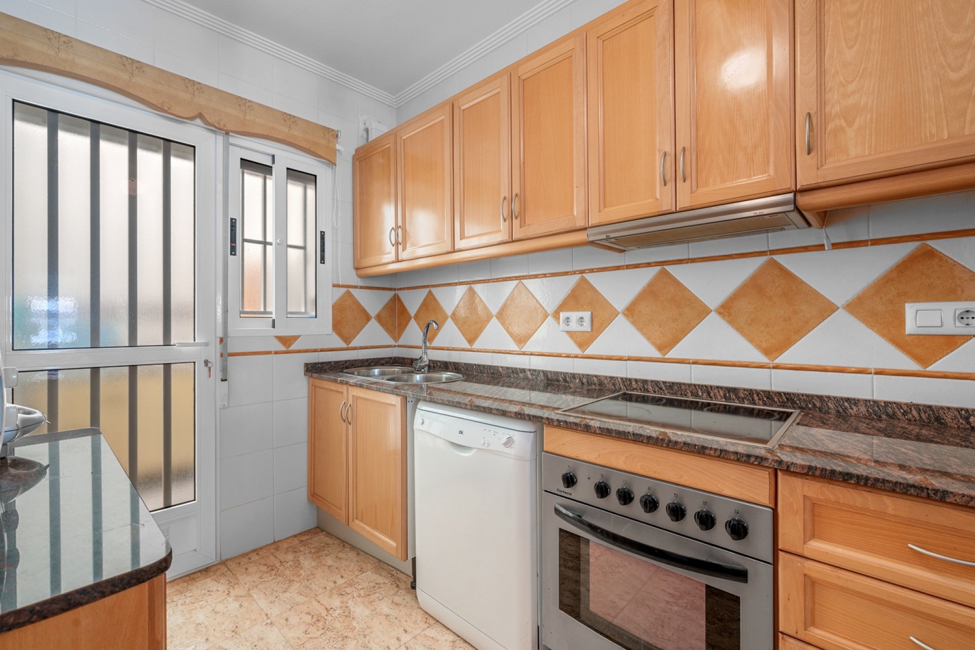 Resale - Villa -
Guardamar del Segura - El Raso