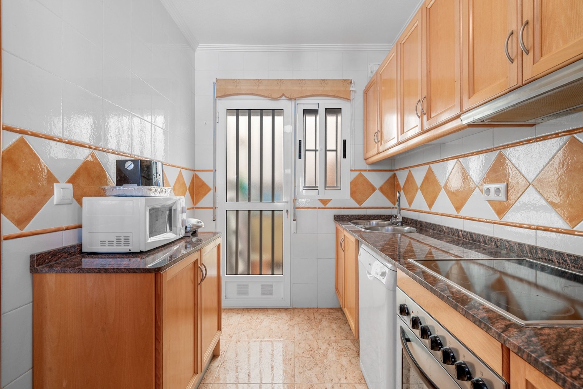 Resale - Villa -
Guardamar del Segura - El Raso