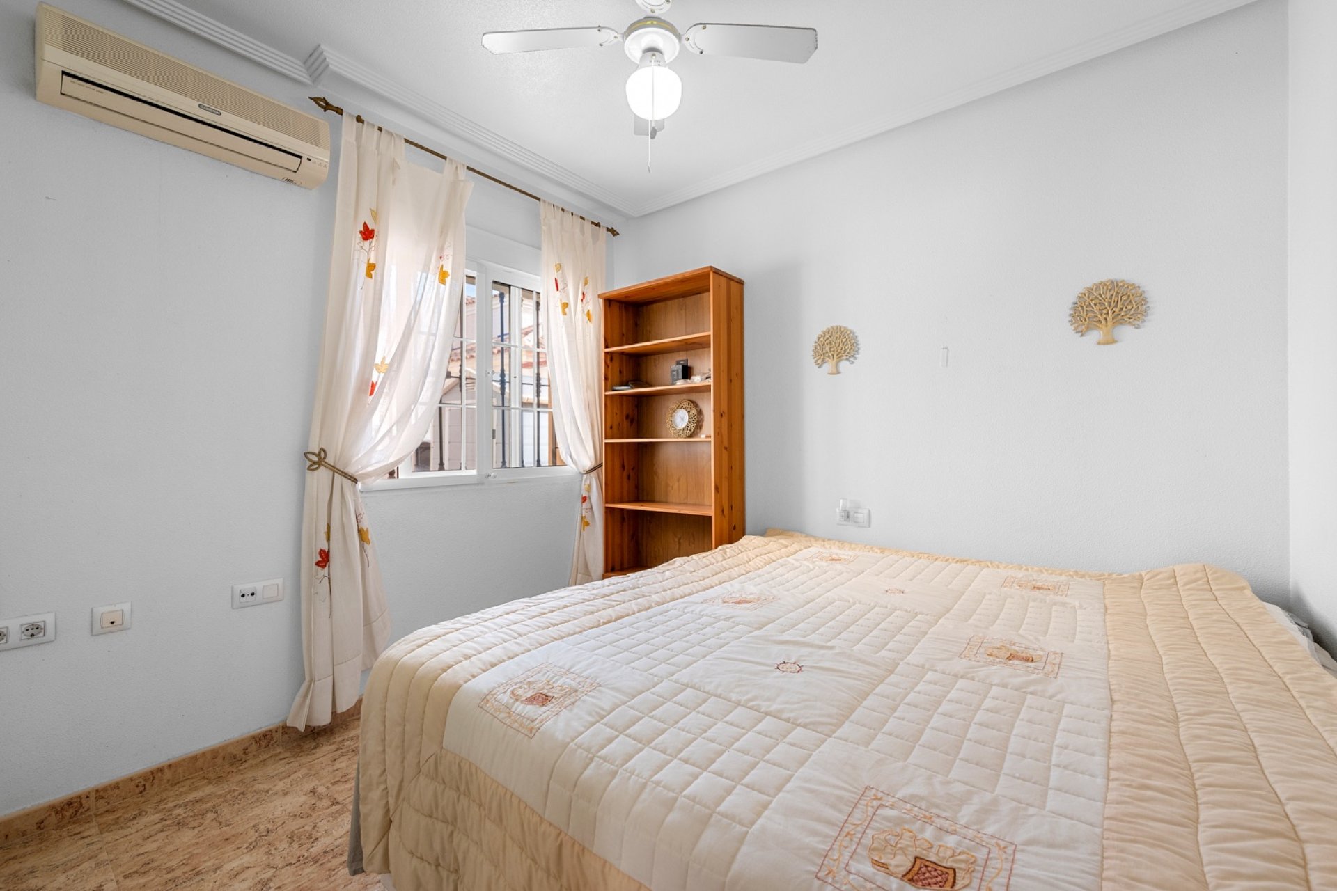Resale - Villa -
Guardamar del Segura - El Raso