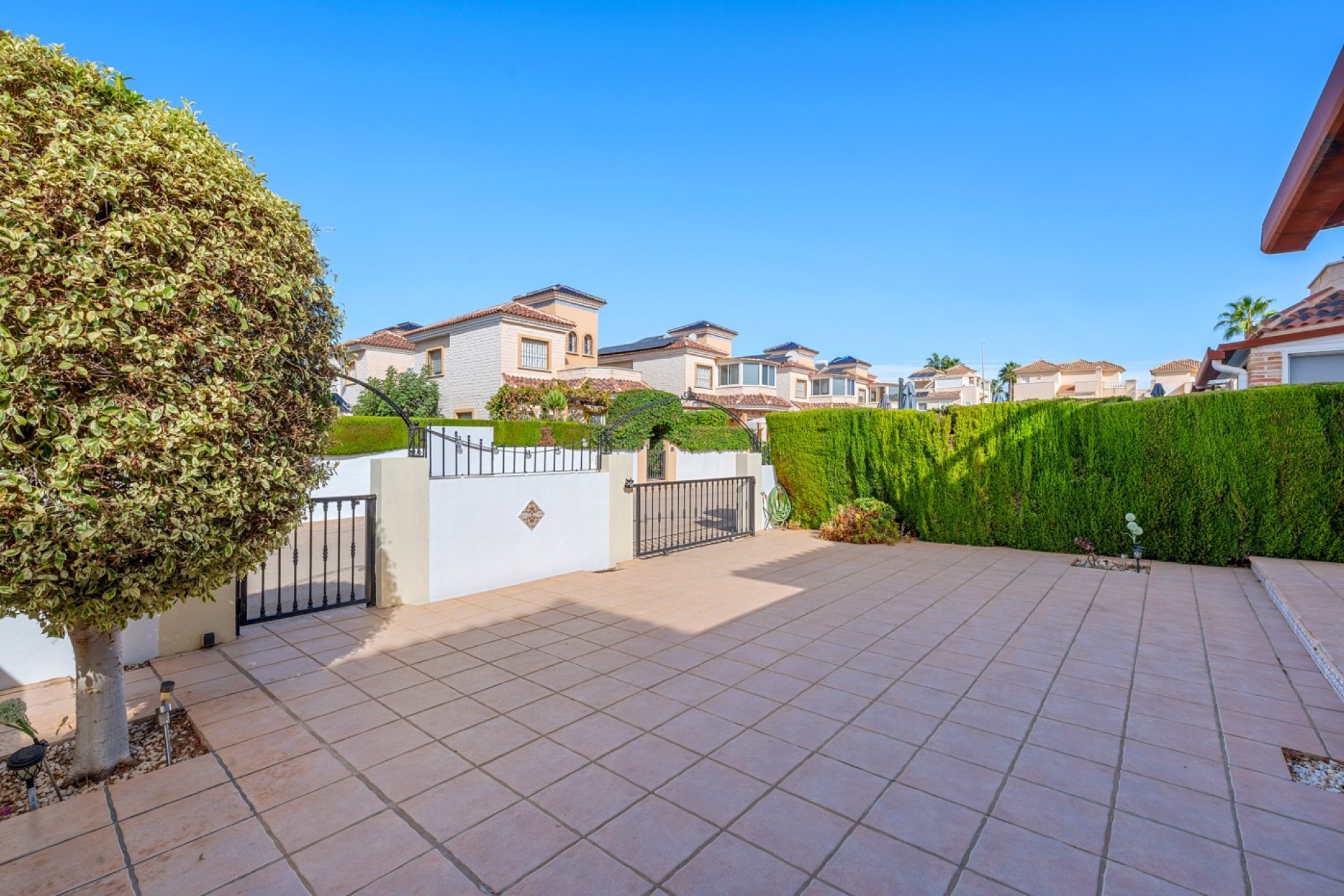 Resale - Villa -
Guardamar del Segura - El Raso