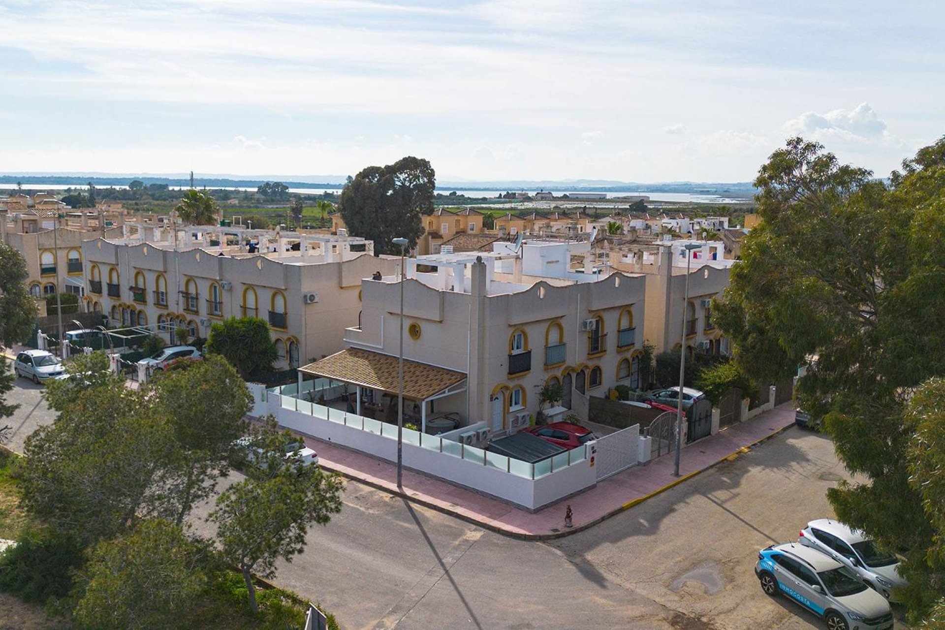 Resale - Villa -
Guardamar del Segura - Urbanizaciones